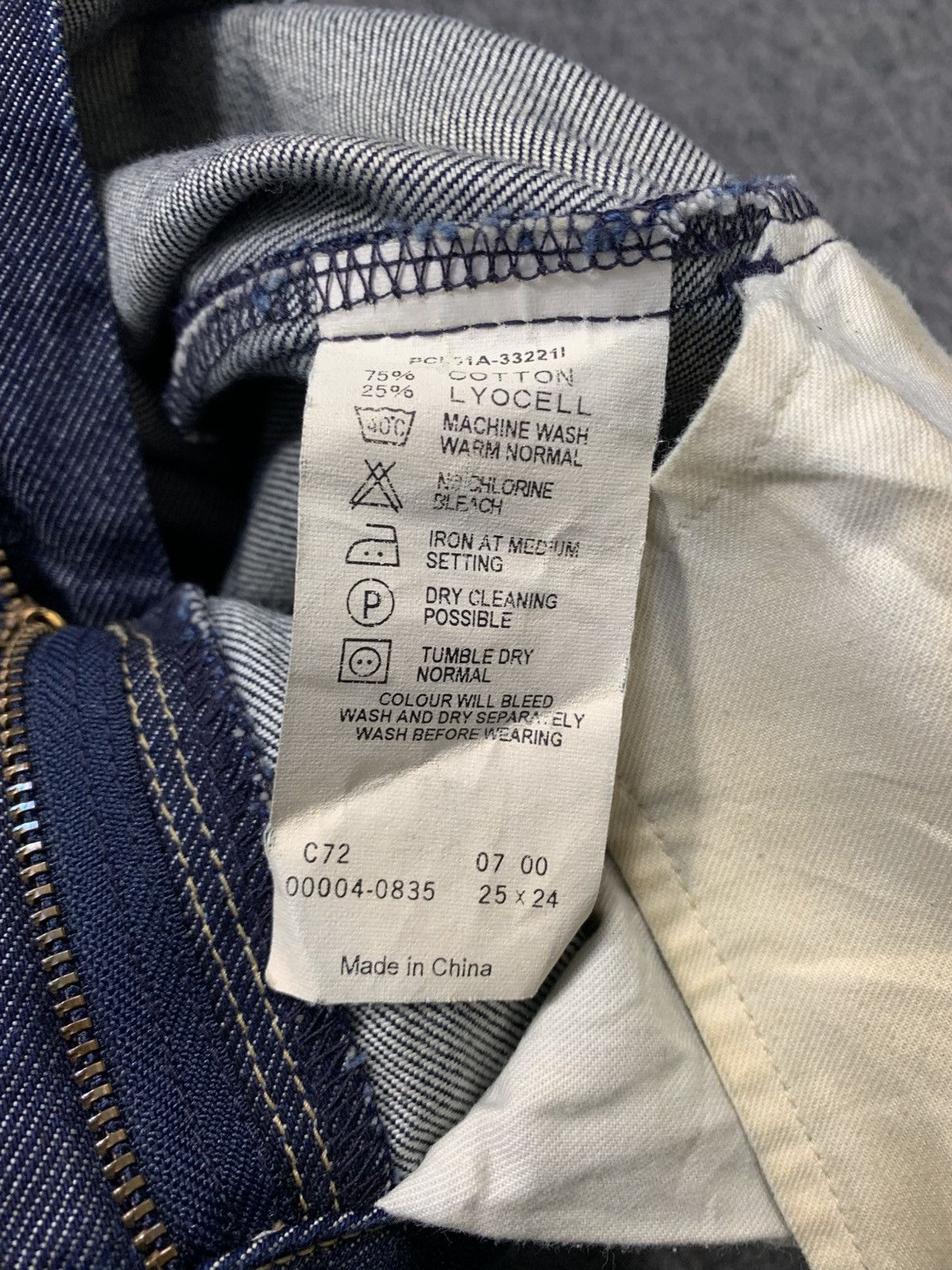 Levi's Hype Levis Engineered High Waisted Twisted Leg Indigo Denim Size 26" / US 2 / IT 38 - 9 Thumbnail