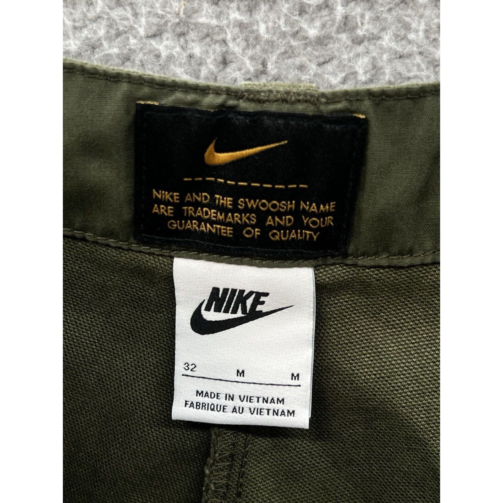 Nike Nike Life Cargo Shorts Woven P44 Green FJ7137 325 NEW $85 Size US 32 / EU 48 - 3 Thumbnail