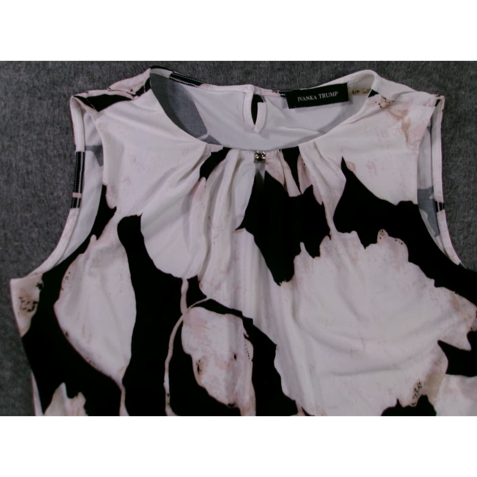 Layer 8 Ivanka Trump Top Women Sleeveless Floral White Black Pink Keyhole Base Layer Capsule Shirt S White Floral Pattern Mens? Wait. Size S / US 4 / IT 40 - 2 Thumbnail