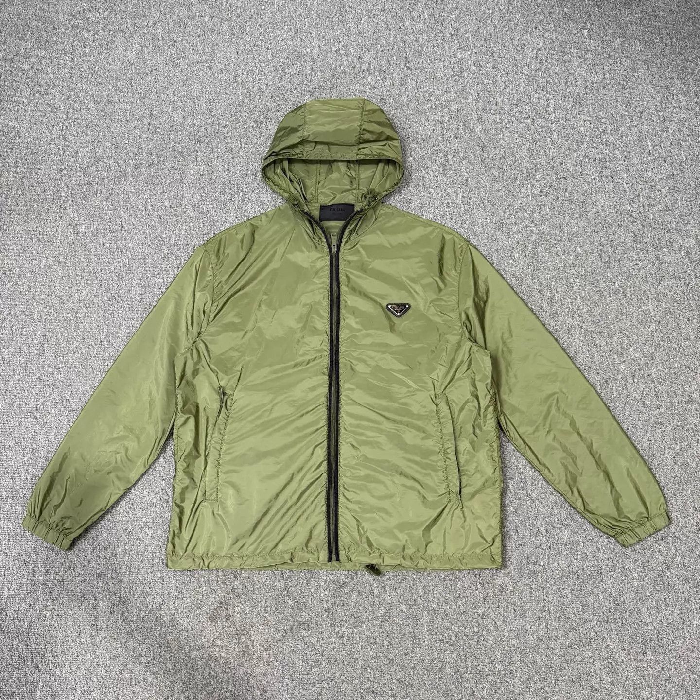 Prada Prada Green Metal Triangle Logo Jacket Size S 99 New Size US S / EU 44-46 / 1 - 1 Thumbnail