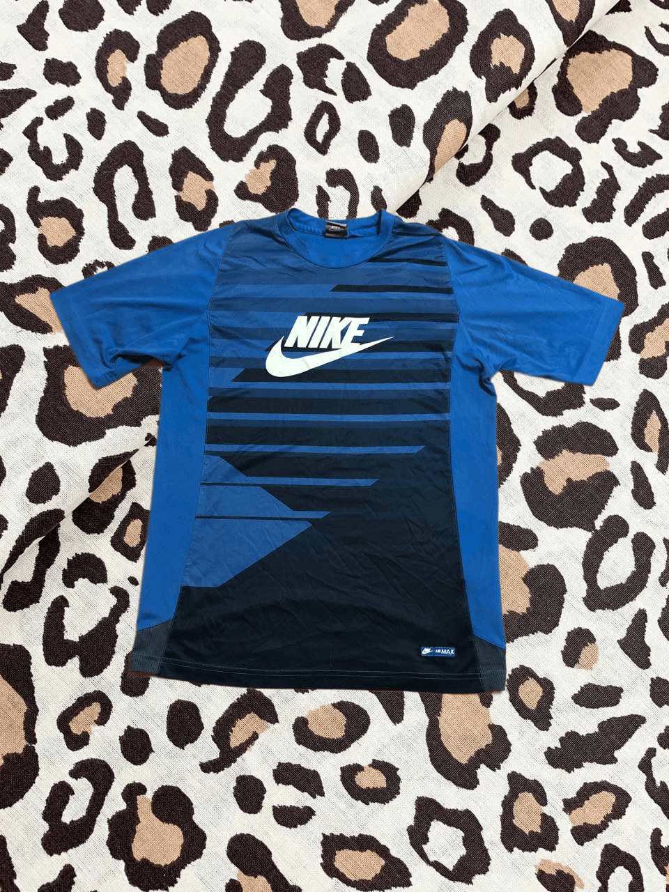 Nike Nike Sportswear Swoosh Logo Tee Top T Shirt Size US XL / EU 56 / 4 - 1 Thumbnail
