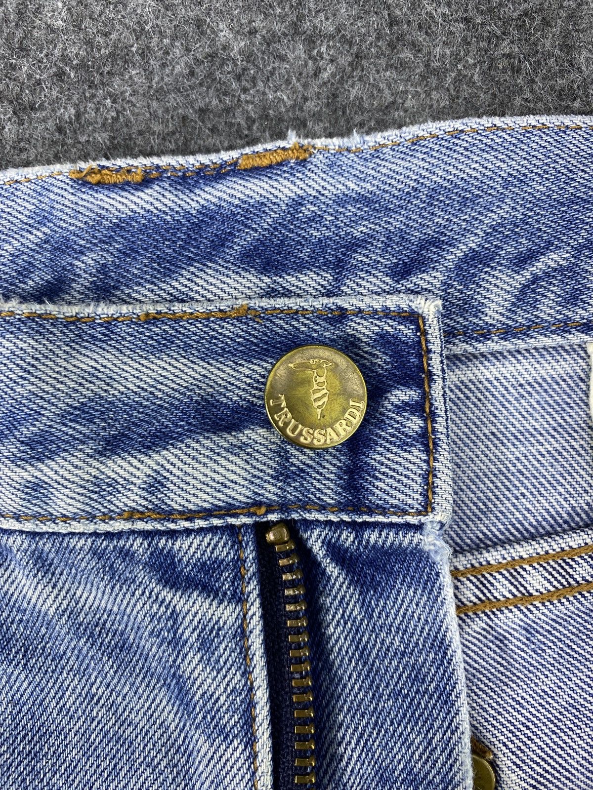Trussardi × Vintage Vintage Baggy Trussardi Distressed Blue Wash Jeans - J1124 Size 26" / US 2 / IT 38 - 12 Thumbnail
