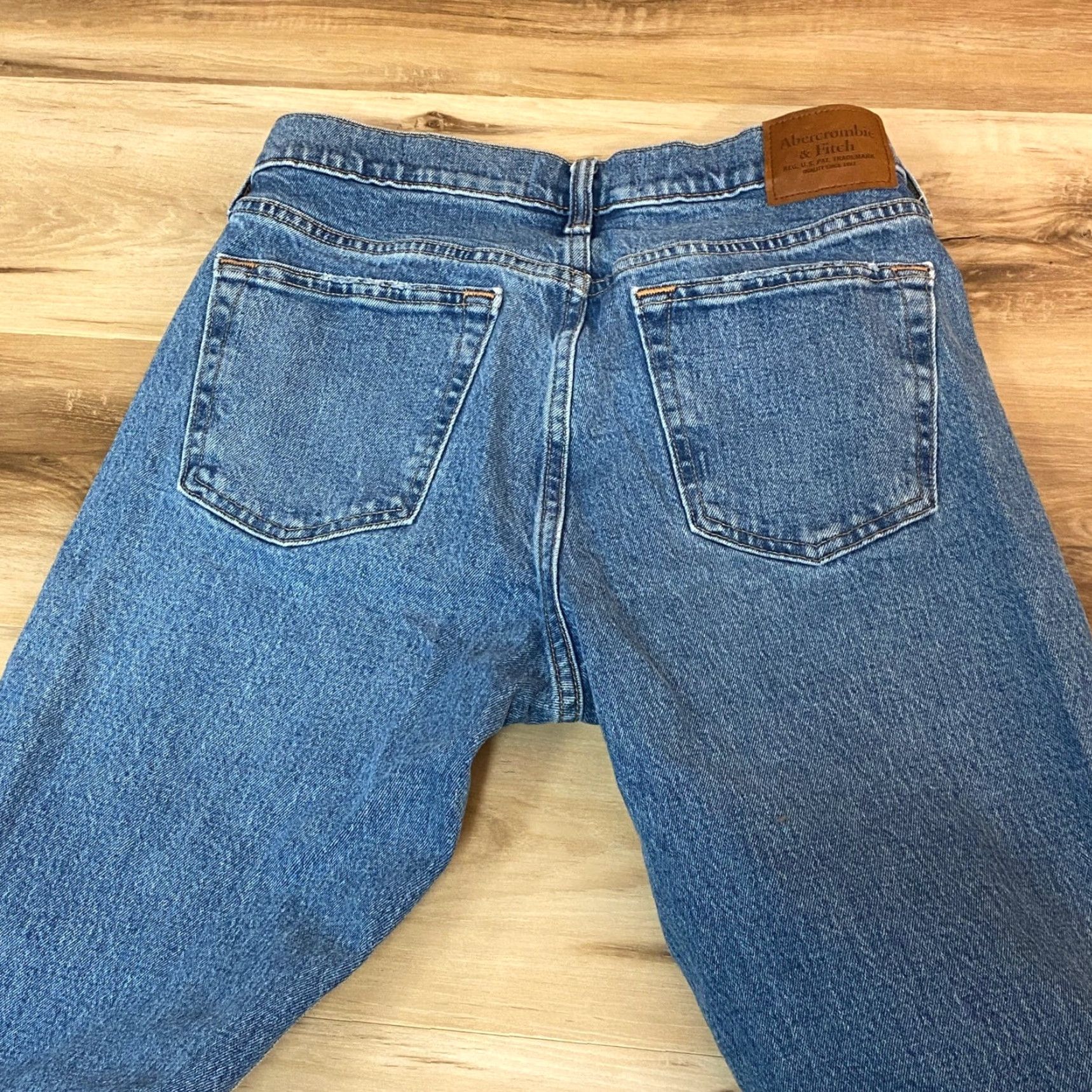 Abercrombie & Fitch Abercrombie & Fitch Jeans Slim Fit Mens 31x32 Medium Wash Denim Five-Pocket Stretch Vintage-Style Casual Size US 31 - 8 Thumbnail