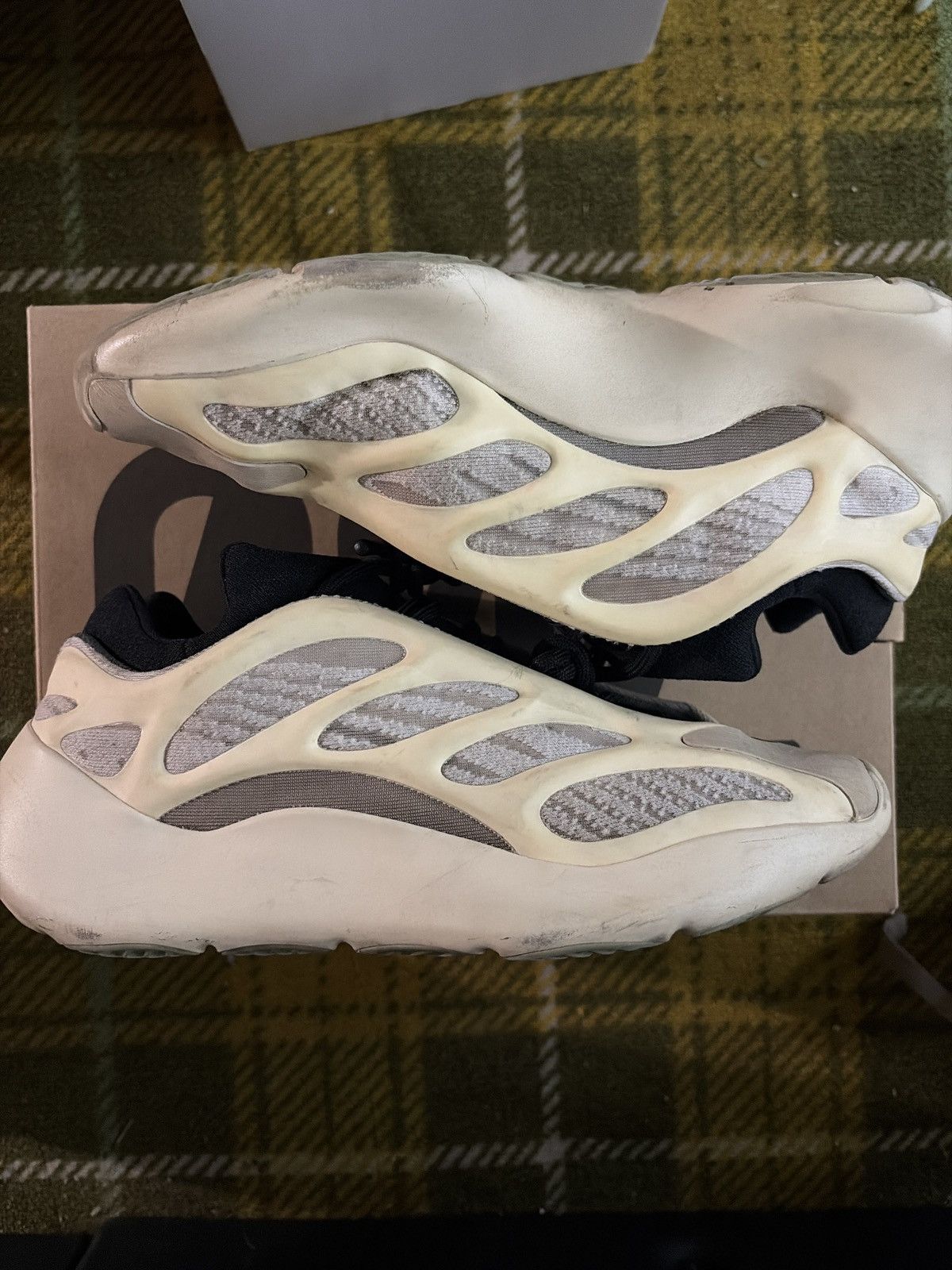 Adidas × Kanye West Adidas Yeezy 700 Azael Size US 8.5 / EU 41-42 - 4 Thumbnail