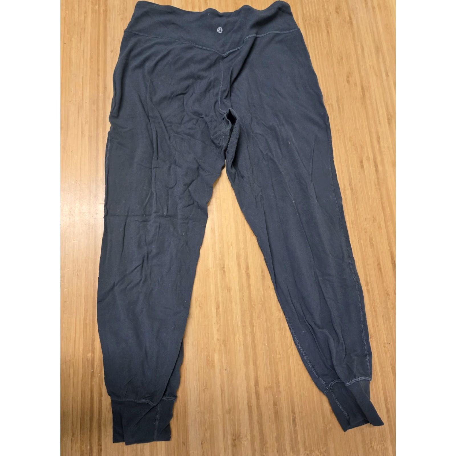 Lululemon Lululemon Pants Womens 12 Black Jogger Cuffed Ankle Pockets Logo Athleisure Size 34" / US 12 / IT 48 - 4 Thumbnail