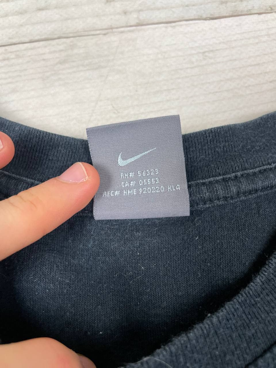Nike Vintage Nike Logo Swoosh 00s T Shirt Size US L / EU 52-54 / 3 - 8 Thumbnail
