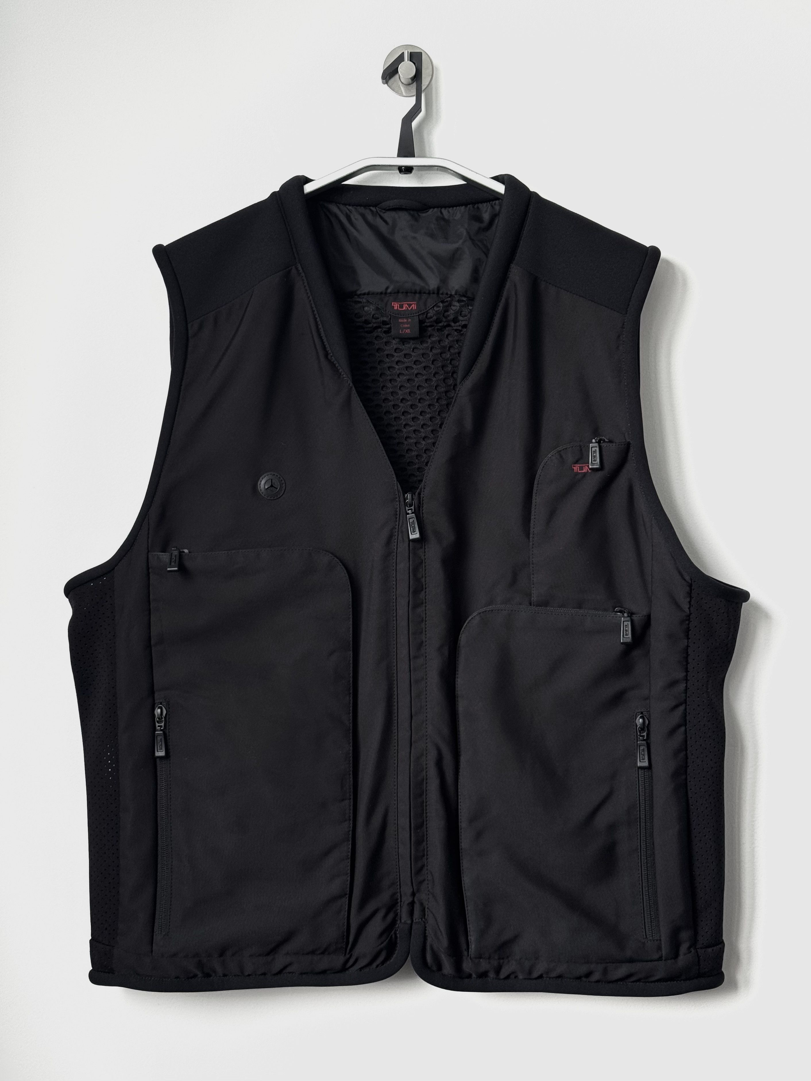 Tumi Tumi Sleevleess Black Travel Jacket Size US L / EU 52-54 / 3 - 1 Thumbnail