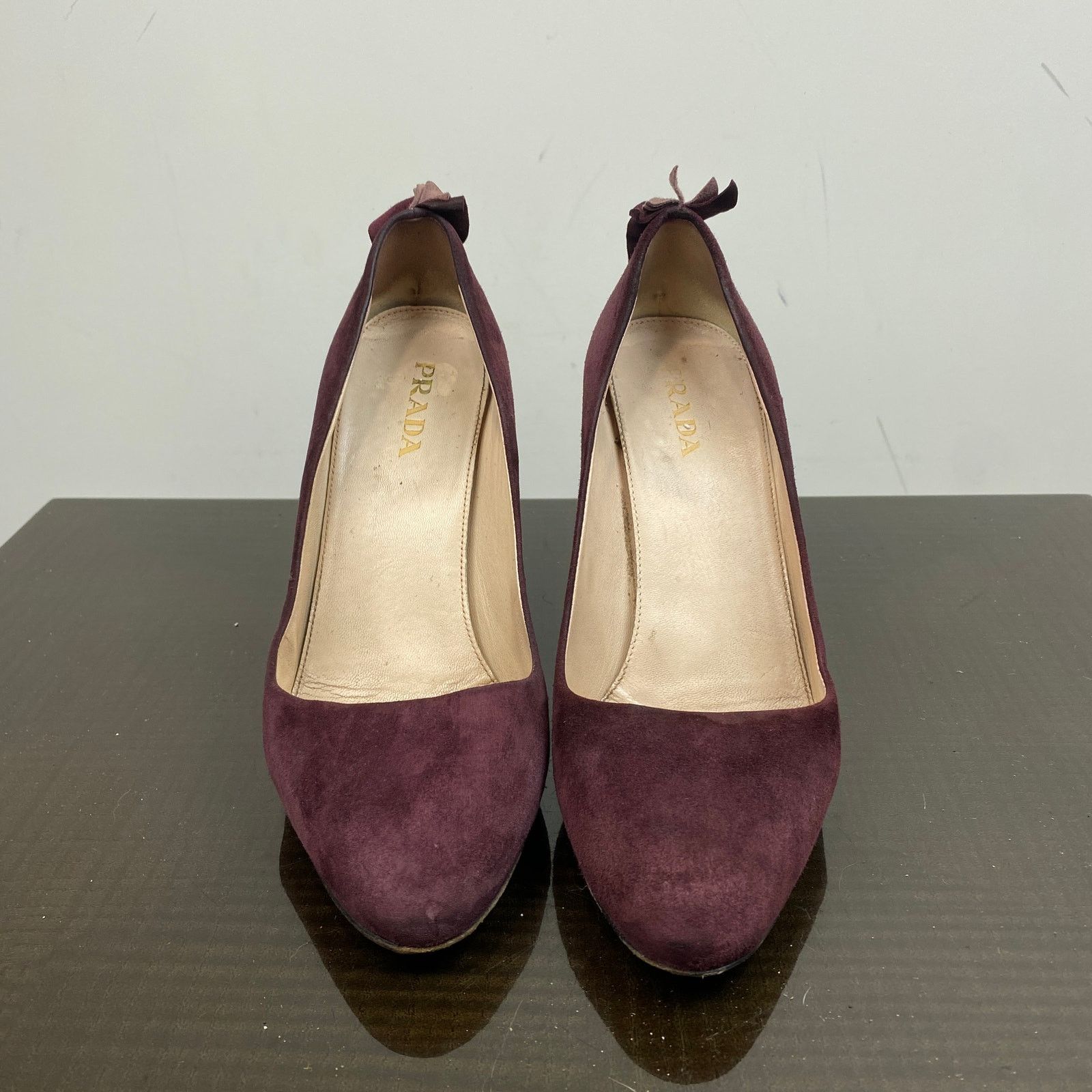 Prada Prada Suede Ruffle Back Heels Women's 39 US 9 Designer Glam Size US 9 / IT 39 - 2 Thumbnail