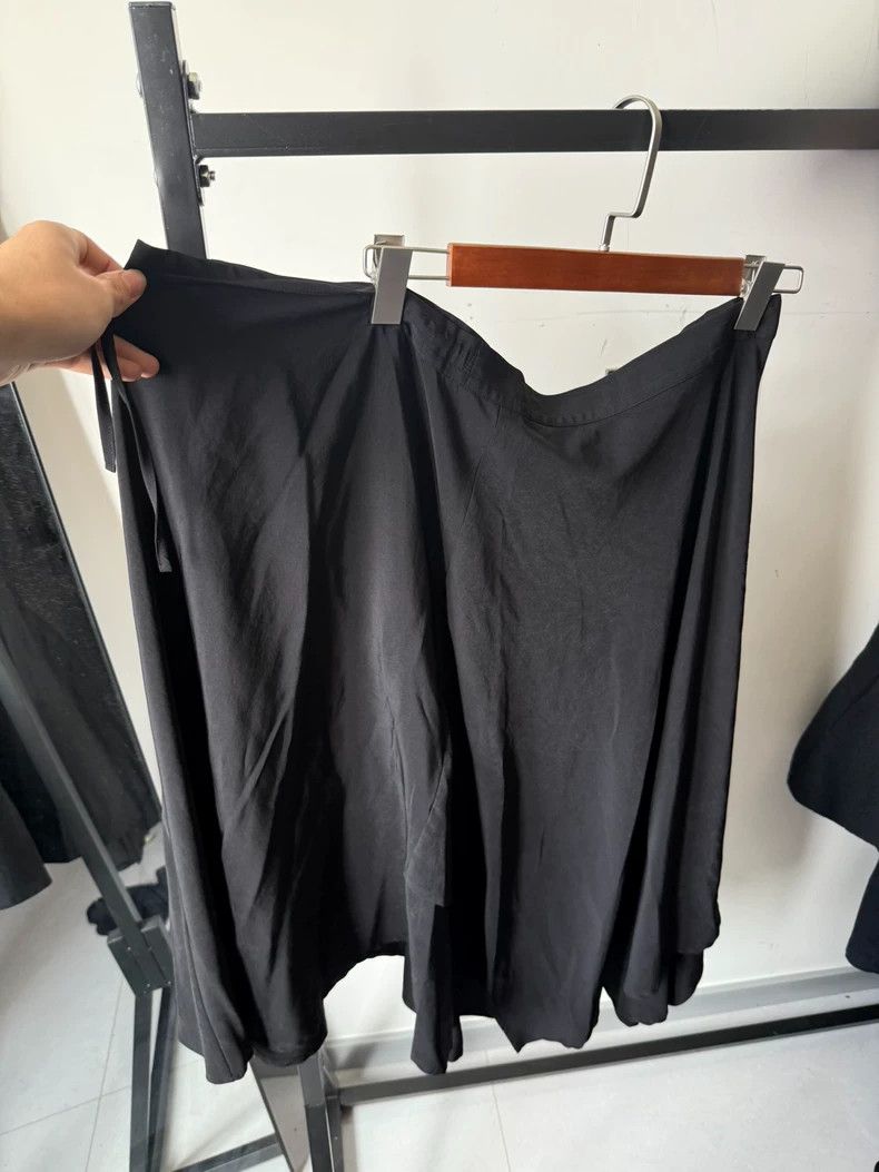 Yohji Yamamoto Yohji Yamamoto size 1 Irregular culottes pants Size US 28 / EU 44 - 5 Thumbnail