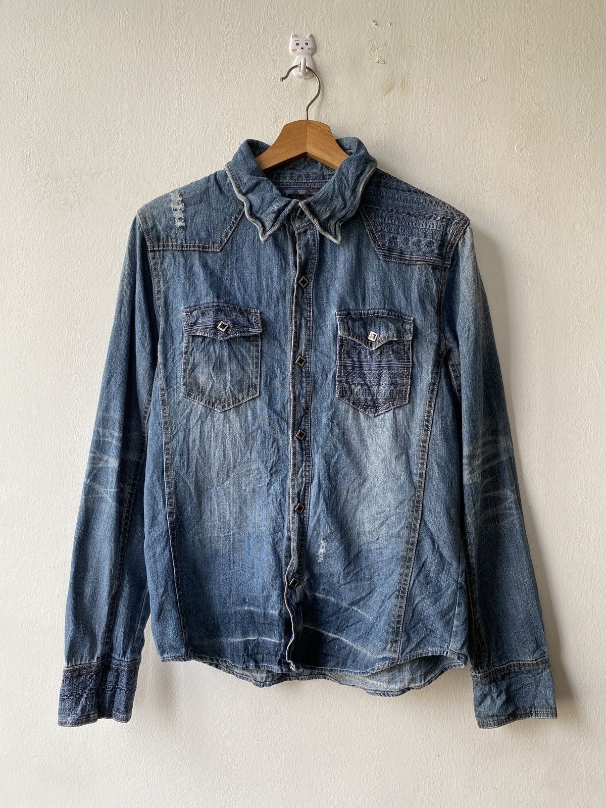 In The Attic × Japanese Brand In The Attic Japan Distressed Button Up Denim Shirt Size US M / EU 48-50 / 2 - 3 Thumbnail