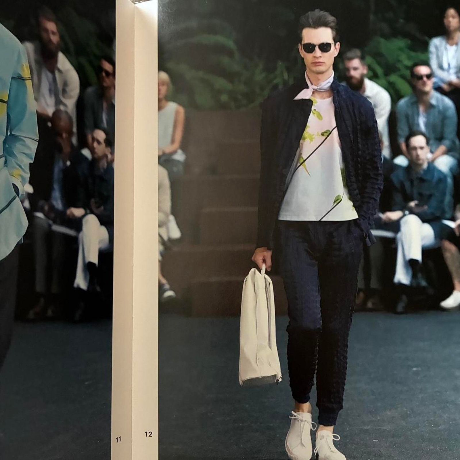 Homme Plisse Issey Miyake × Issey Miyake Issey Miyake Men Spring/Summer 2016 catalog lookbook Size ONE SIZE - 4 Thumbnail