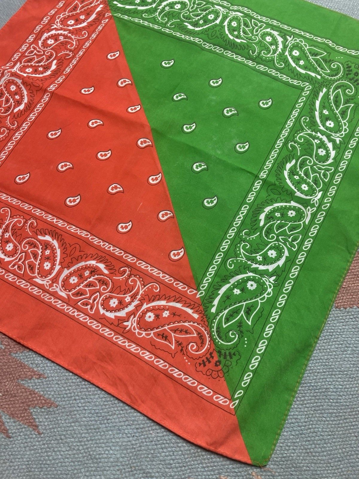 Vintage bandana handkerchief paisley green 2 tone Miami hurricanes Size ONE SIZE - 2 Thumbnail