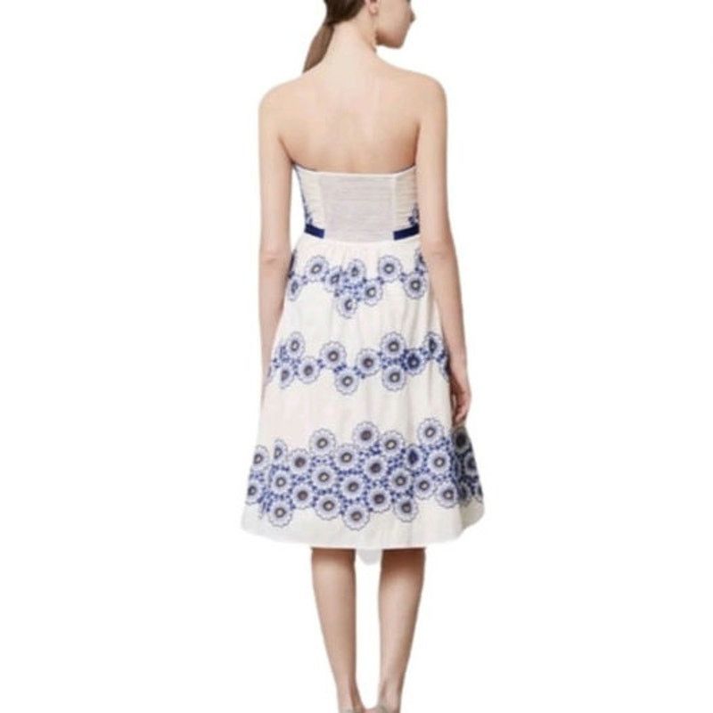 Anthropologie Anthropologie Moulinette Soeurs strapless eyelets dress Size S / US 4 / IT 40 - 2 Thumbnail