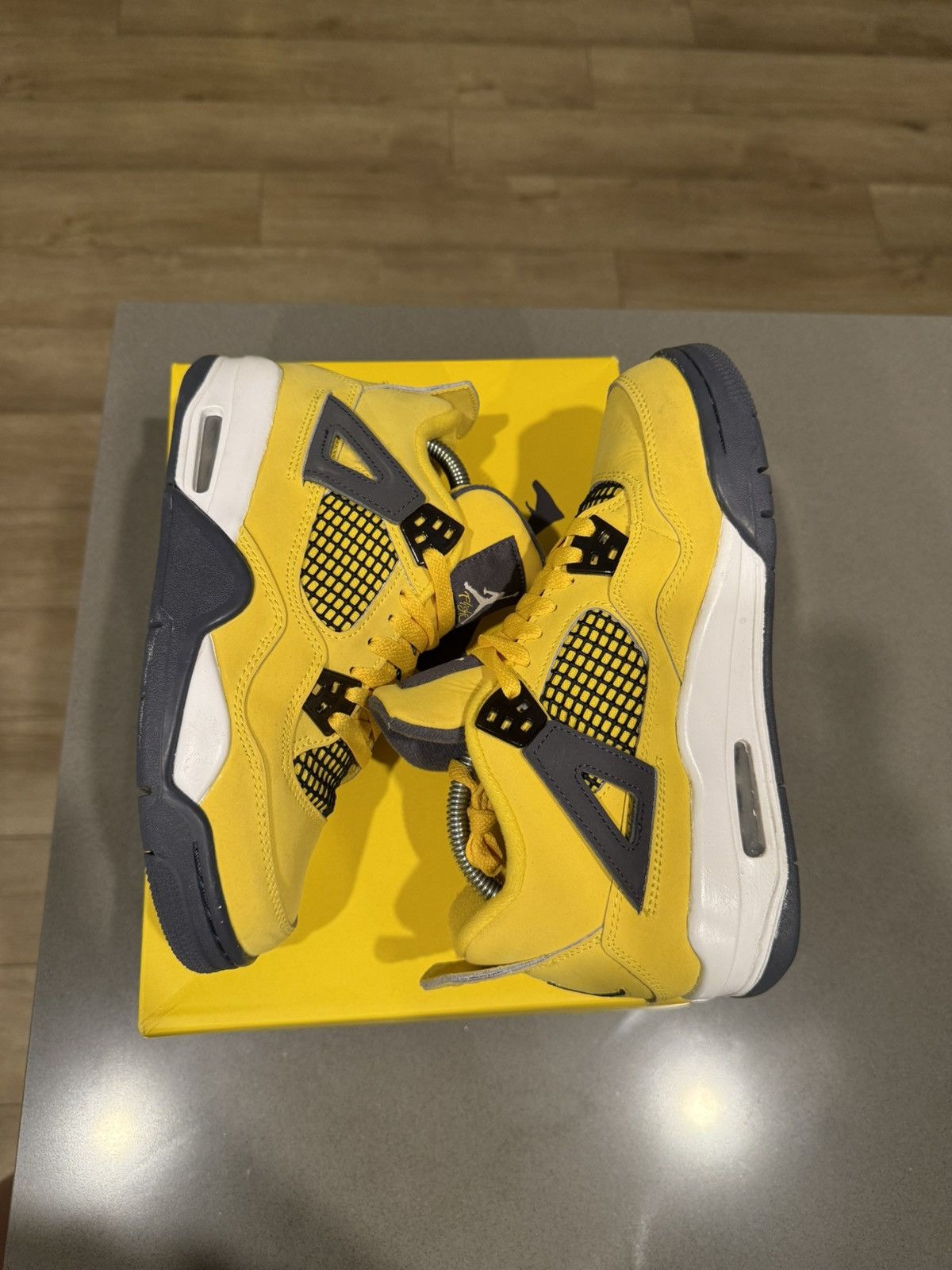 Jordan Brand Jordan 4 lightning Size US 6 / EU 39 - 2 Thumbnail