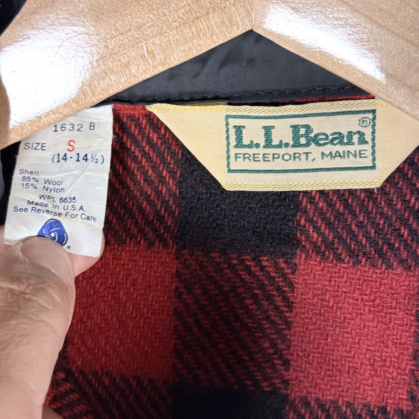 Vintage VINTAGE L.L.Bean Shirt Men Red Black Buffalo Plaid Wool Long Sleeve Size Small Size US S / EU 44-46 / 1 - 7 Thumbnail