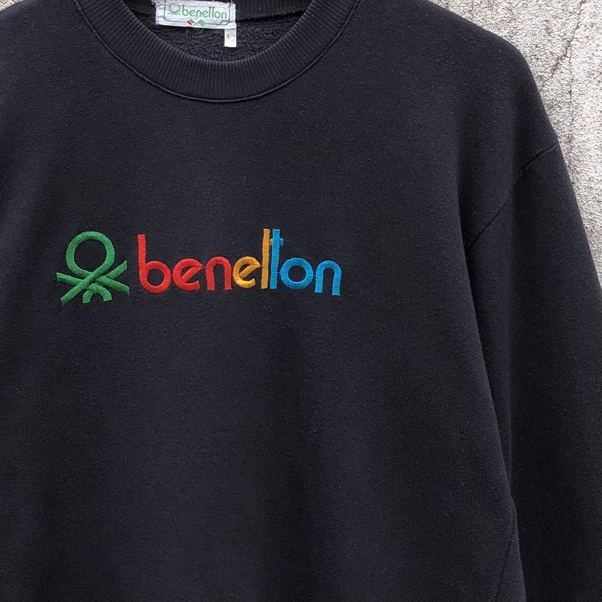 Benetton Vintage Benetton SpeellOut Embroidery Crew Neck Sweatshirt Size US L / EU 52-54 / 3 - 3 Thumbnail