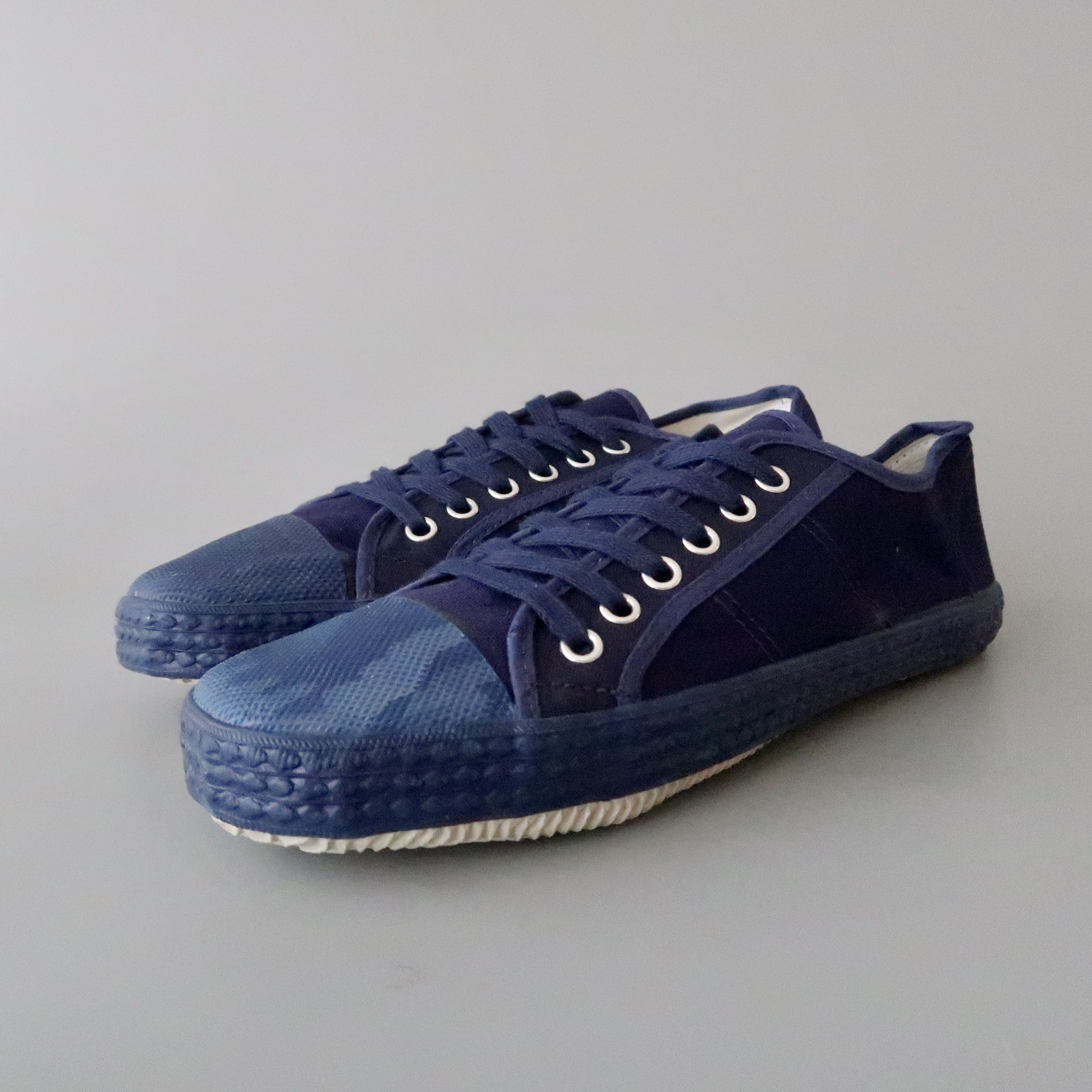 Vintage DEADSTOCK, VTG 1970s Swedish Army gym trainers size 40 Size US 7 / EU 40 - 2 Thumbnail