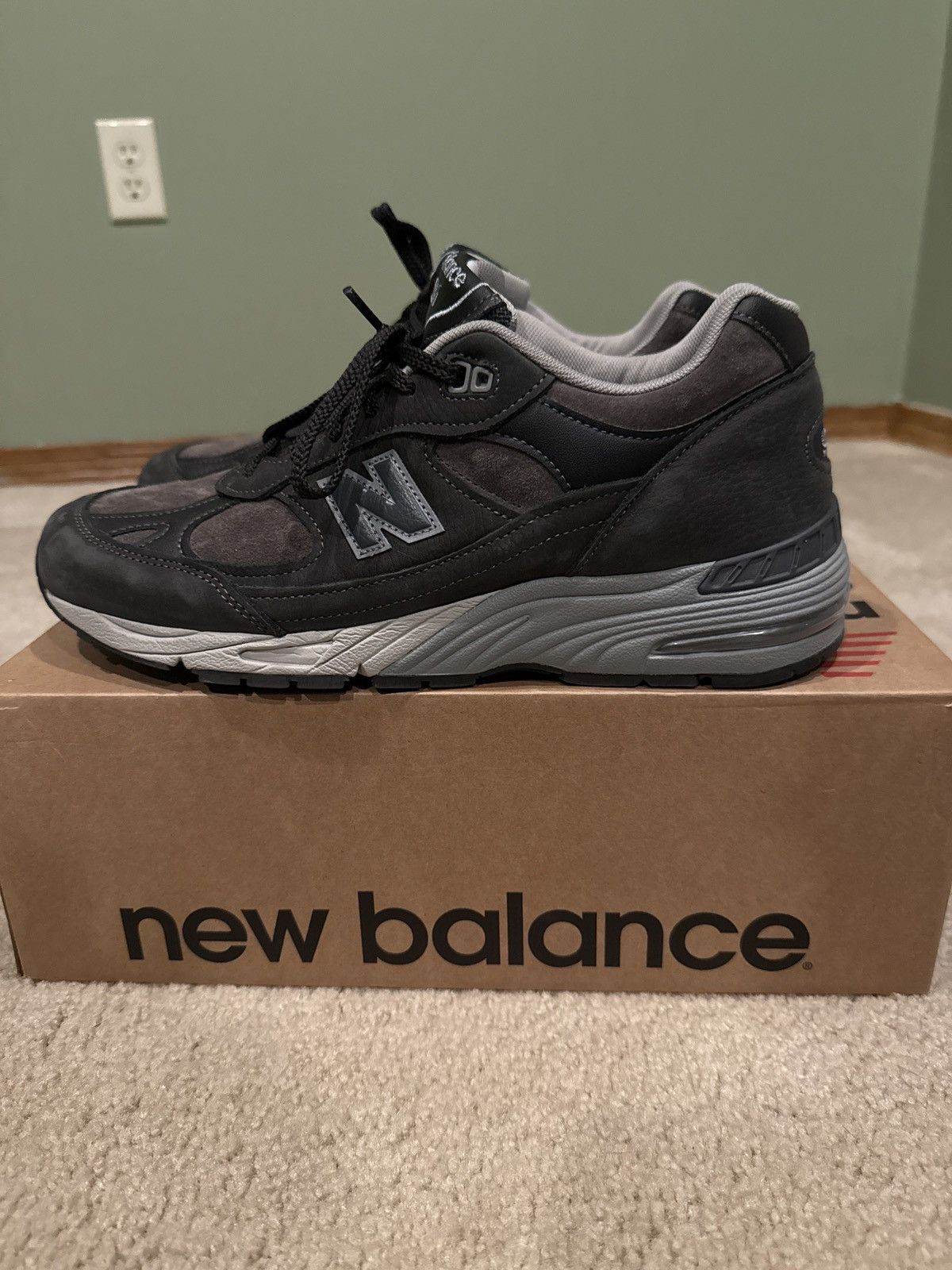 New balance 991 “dark grey” overseas exclusive