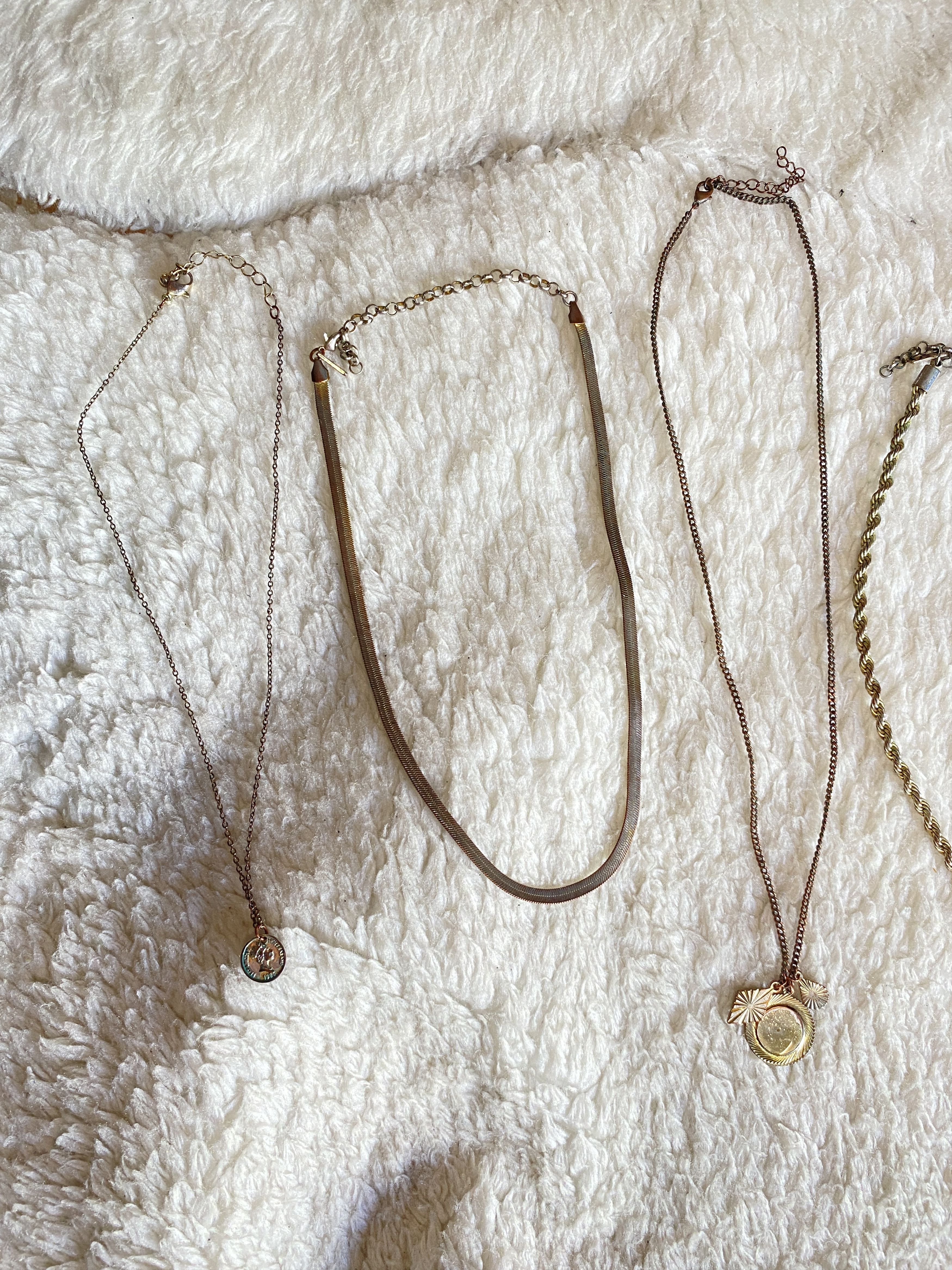 Other Lot of 5 Gold Tone Necklaces - Chain Pendant Choker Bundle Size ONE SIZE - 21 Thumbnail