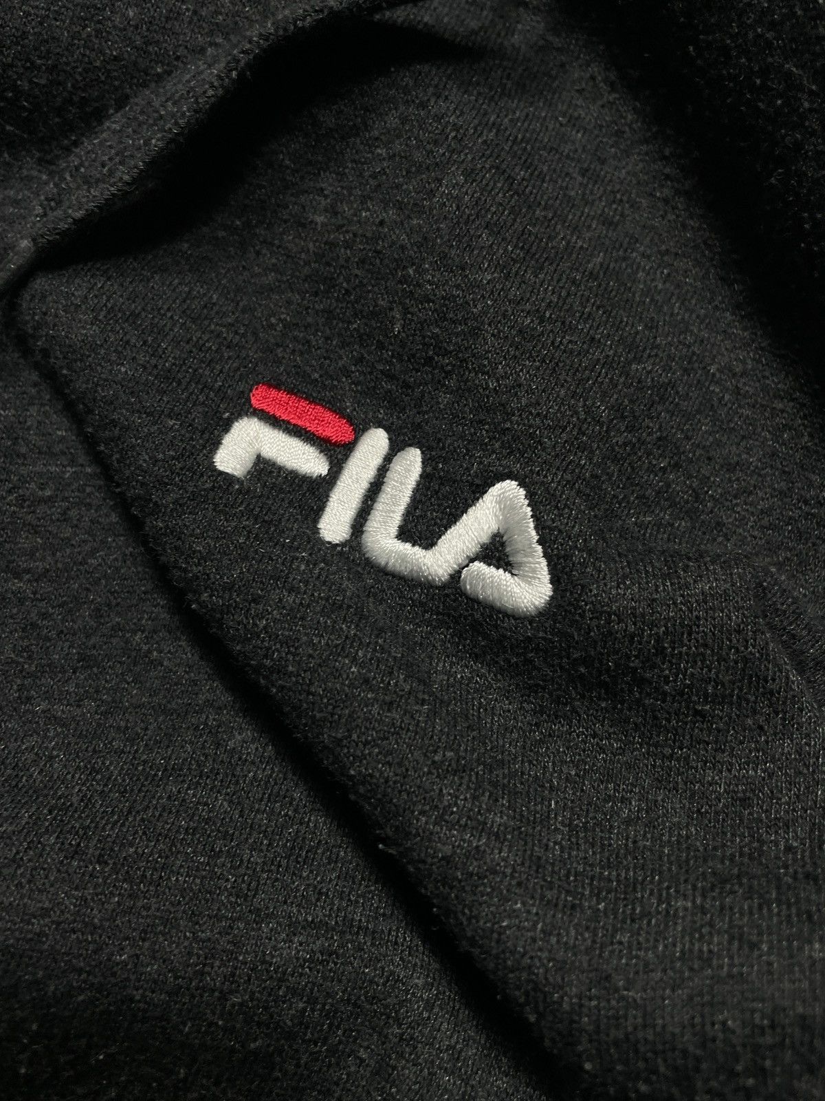 Fila 🔥Offer🔥Fila Basic Hoodie Mini Logo Streetwear Boxy Fit Size US M / EU 48-50 / 2 - 5 Thumbnail
