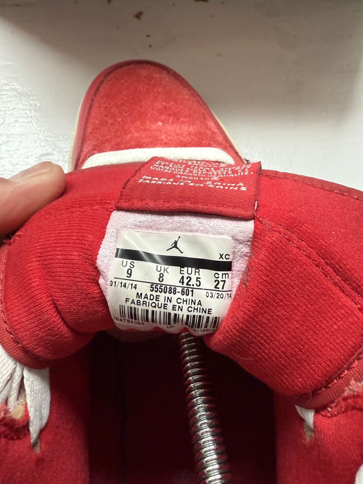 Jordan Brand Air Jordan - Retro 1 Hi: Gym Red (European Release) Size US 9 / EU 42 - 9 Thumbnail