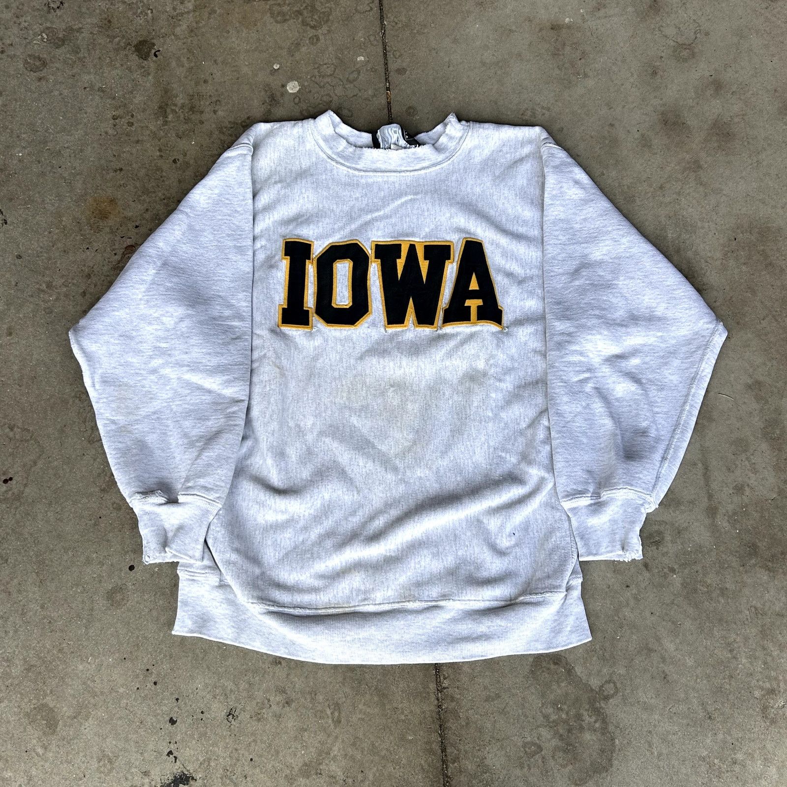 Vintage Vintage Iowa University Crewneck XL Stained Size US XL / EU 56 / 4 - 1 Thumbnail