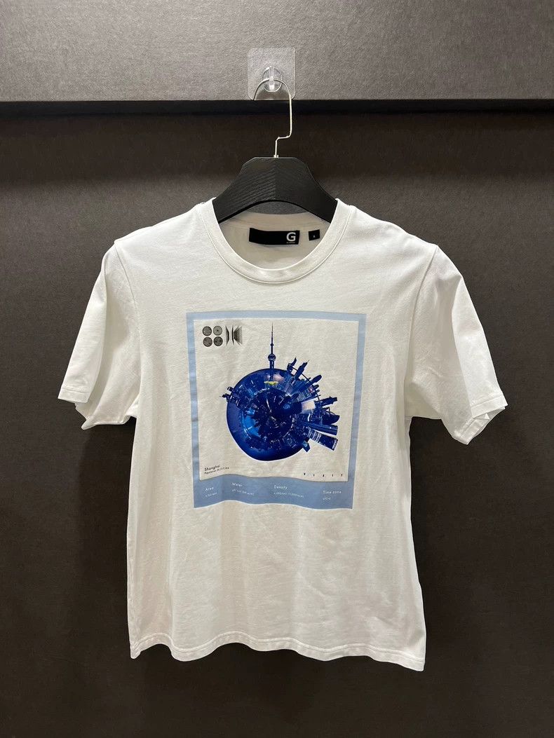Givenchy Givenchy Solid Color Round Neck Fashion Print Short Sleeve Size US S / EU 44-46 / 1 - 1 Thumbnail