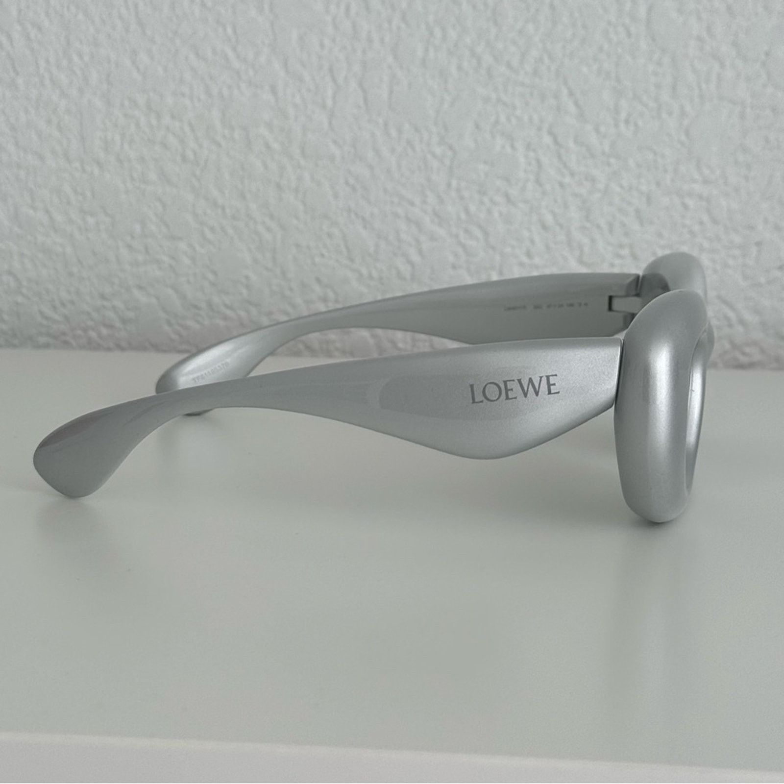 Loewe New! Loewe Silver Sunglasses LW40117I 20C, Authentic Size ONE SIZE - 5 Thumbnail