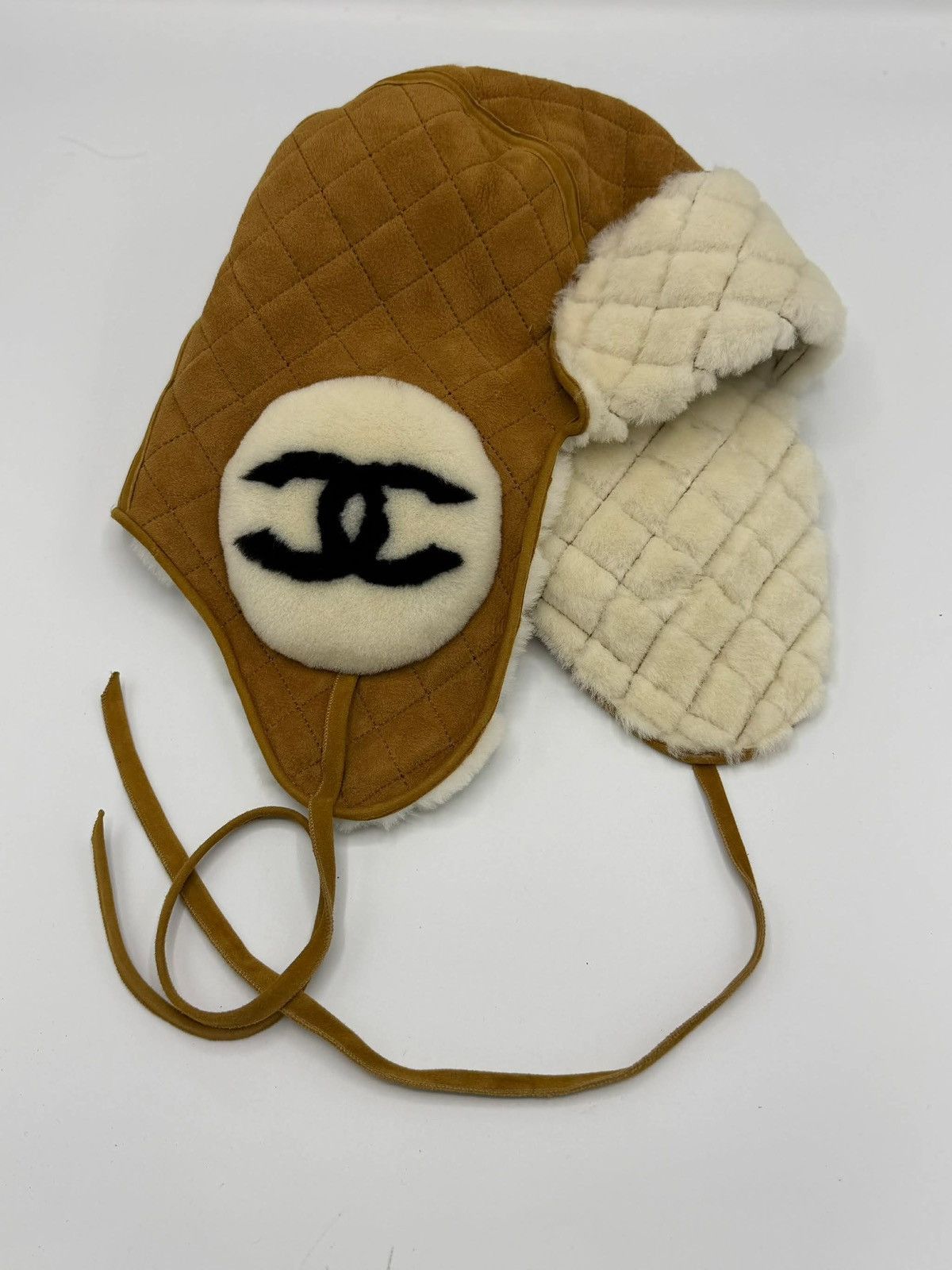 Chanel VERY RARE 2023 Chanel Quilted Shearling trapper hat Size ONE SIZE - 5 Thumbnail