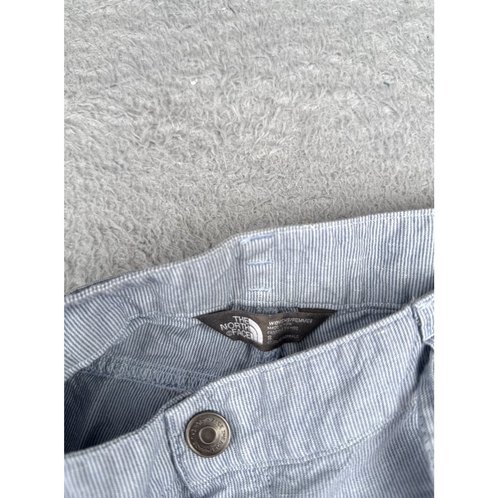 The North Face The North Face Shorts Women 8 Blue White Stripe Drawstring Linen Cotton Blend 6" Casual Activewear Travel Regular Womens Size 30" / US 8 / IT 44 - 7 Thumbnail