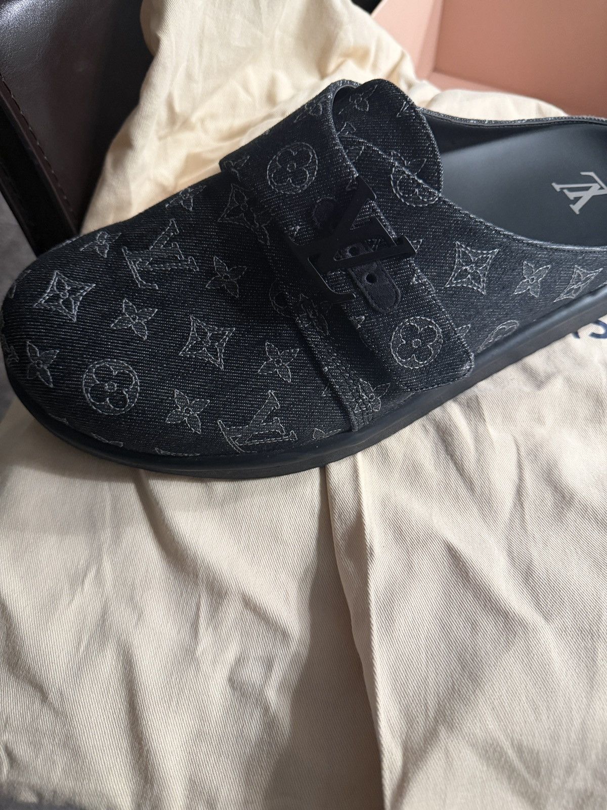 Louis Vuitton LV easy mule Size US 11 / EU 44 - 8 Thumbnail
