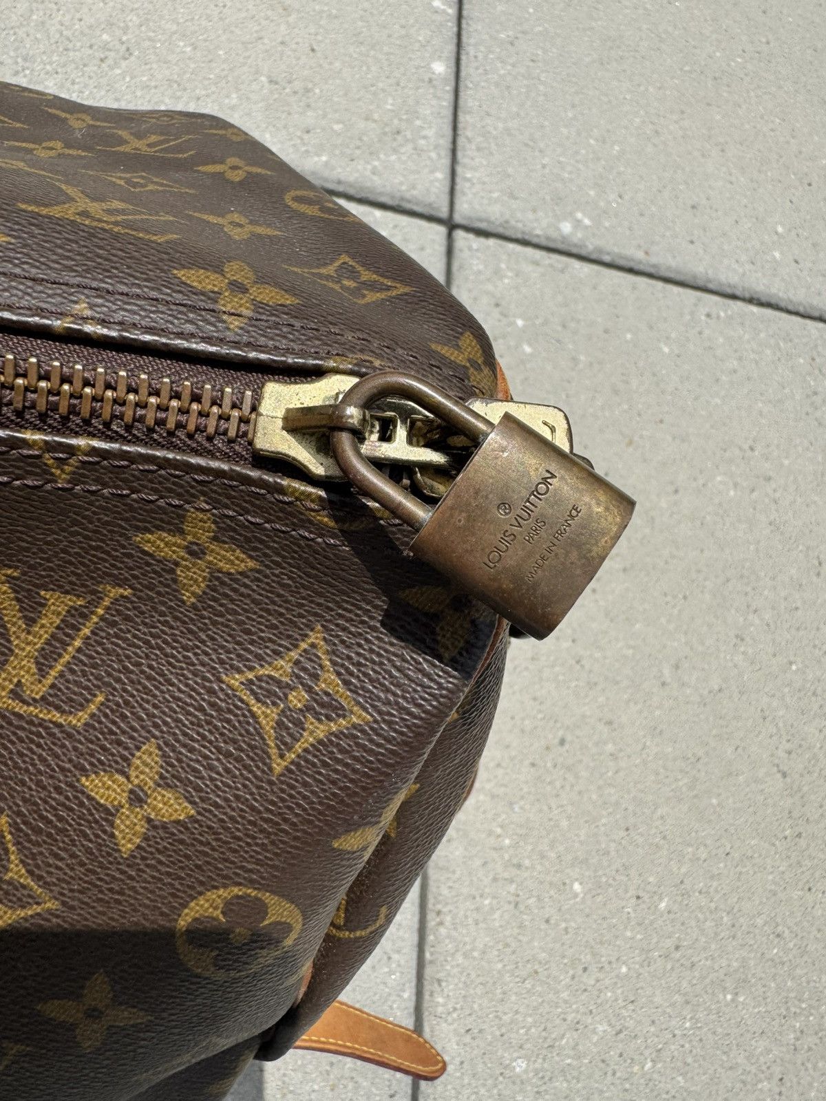 Louis Vuitton Louis Vuitton 60 Monogram Duffel Size ONE SIZE - 4 Thumbnail