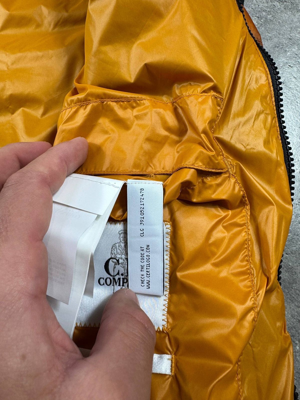 C.P. Company C.P. Company DD Shell Goggle Down Vest Desert Sun Size US M / EU 48-50 / 2 - 6 Thumbnail