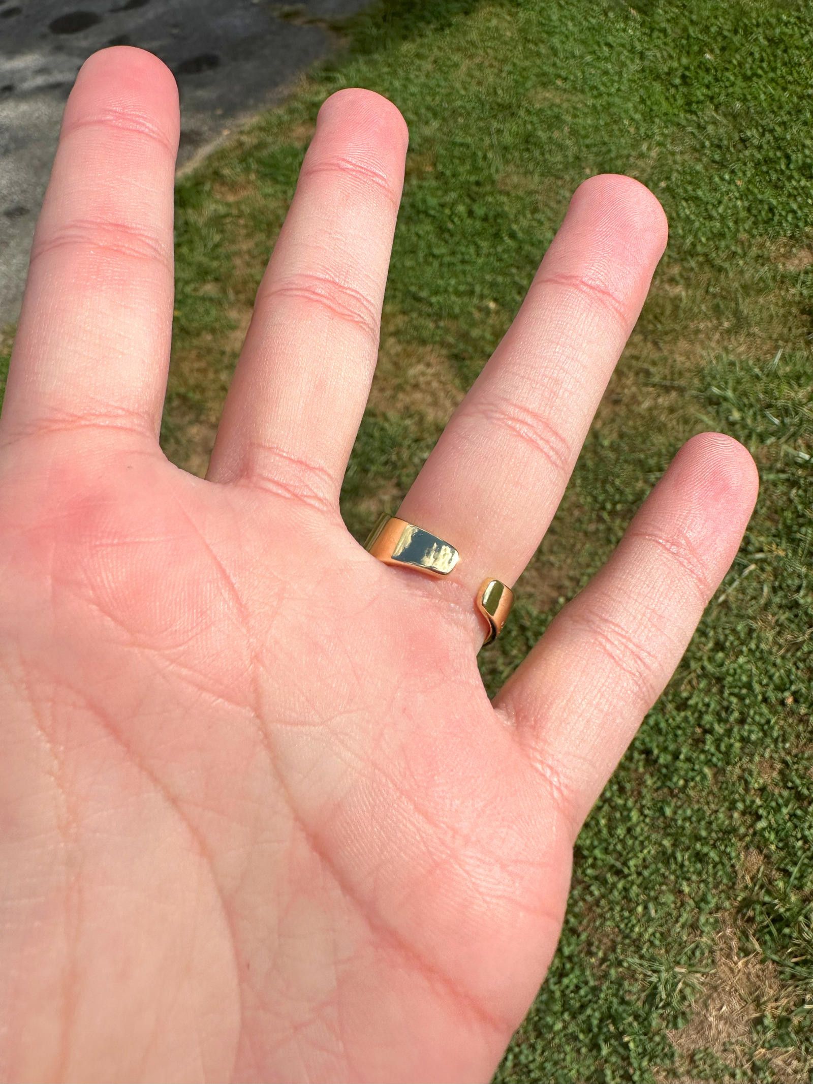 Jewelry Pink Enamel / Gold Heart Ring Adjustable Sizing Size ONE SIZE - 5 Thumbnail