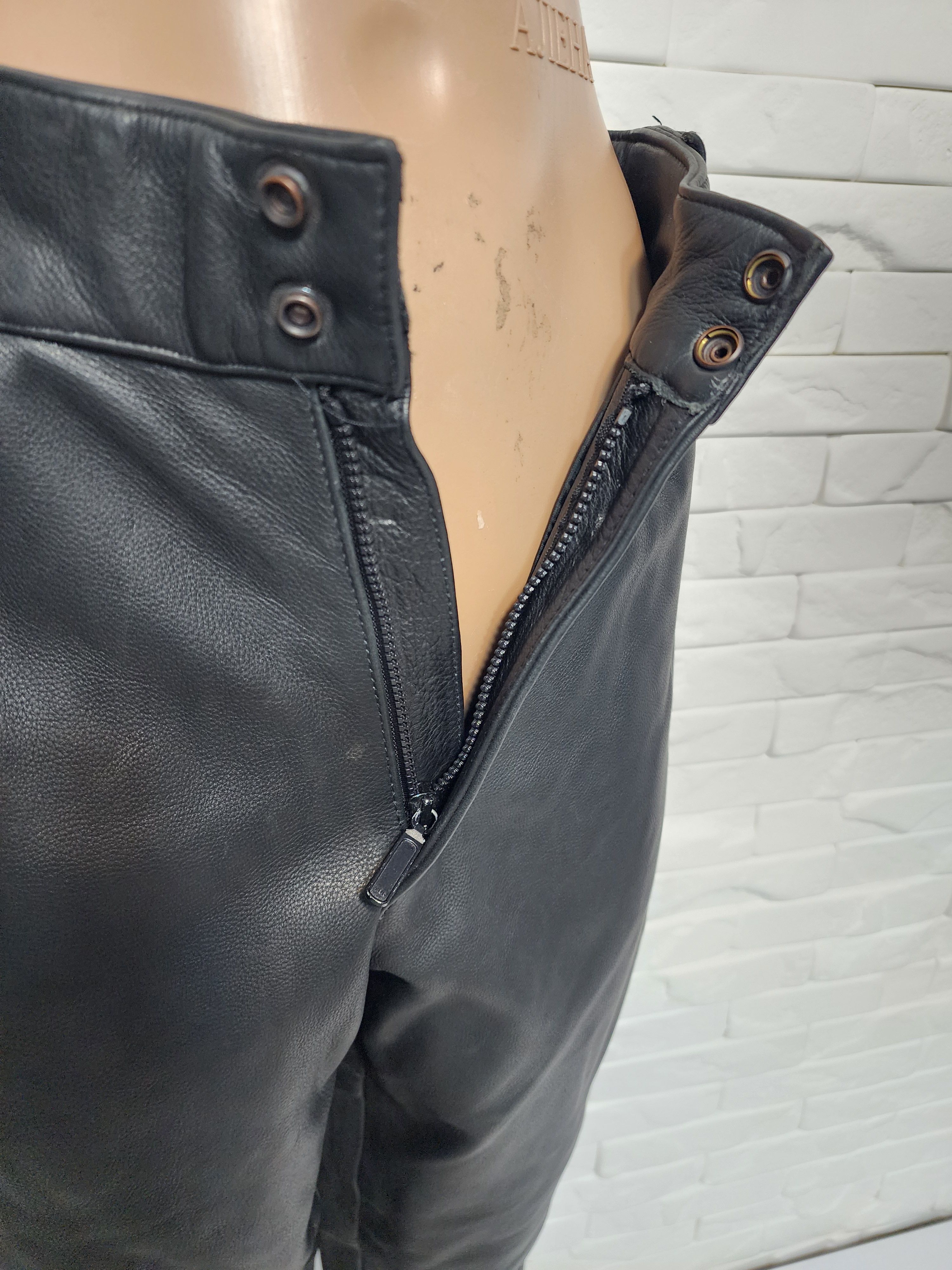 Genuine Leather Women's black leather pants. Size 25" / US 0 / IT 36 - 4 Thumbnail
