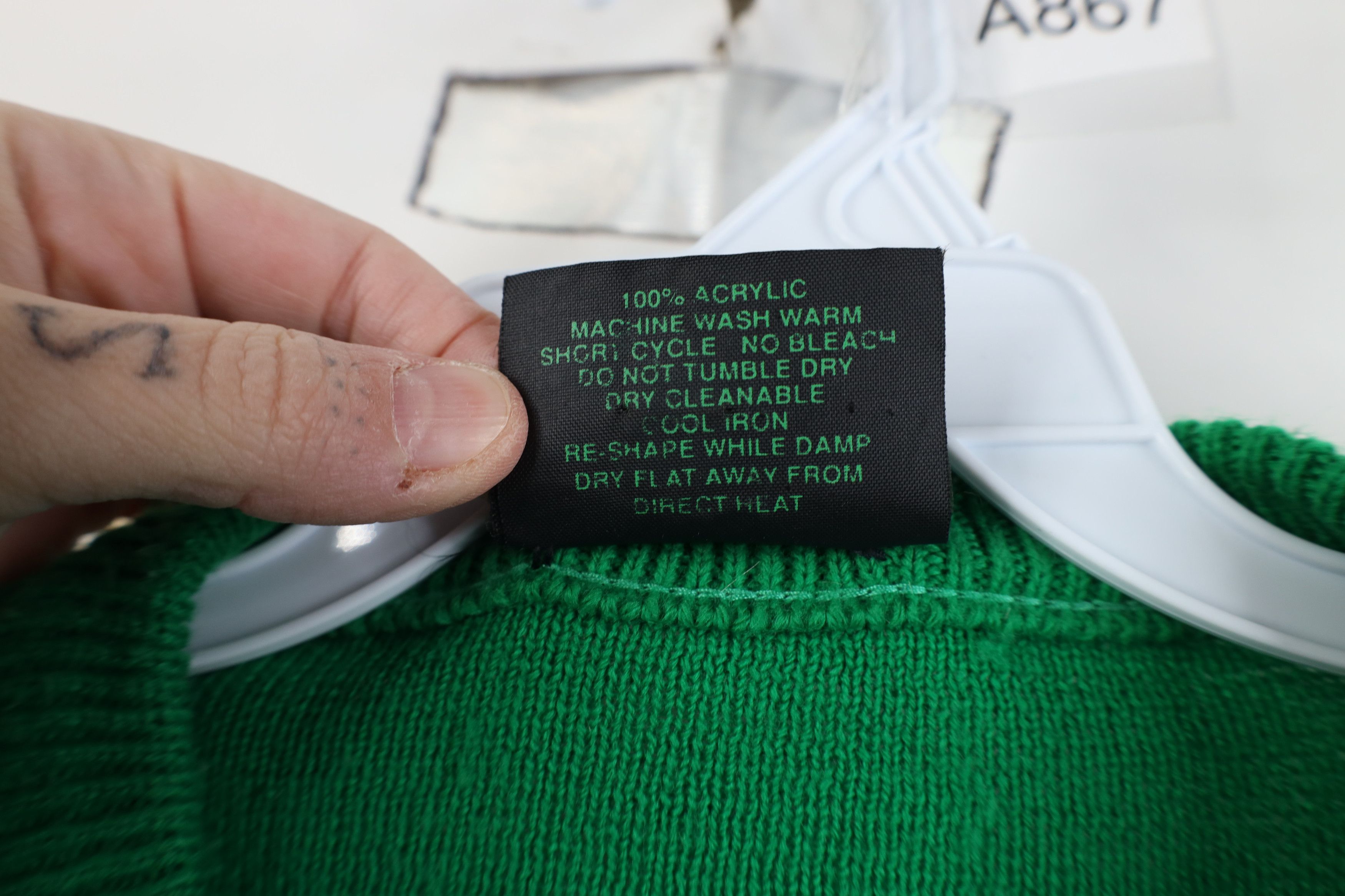 Vintage Vintage 90s Streetwear Claddagh Gaelic Knit Crewneck Sweater Size M / US 6-8 / IT 42-44 - 10 Thumbnail