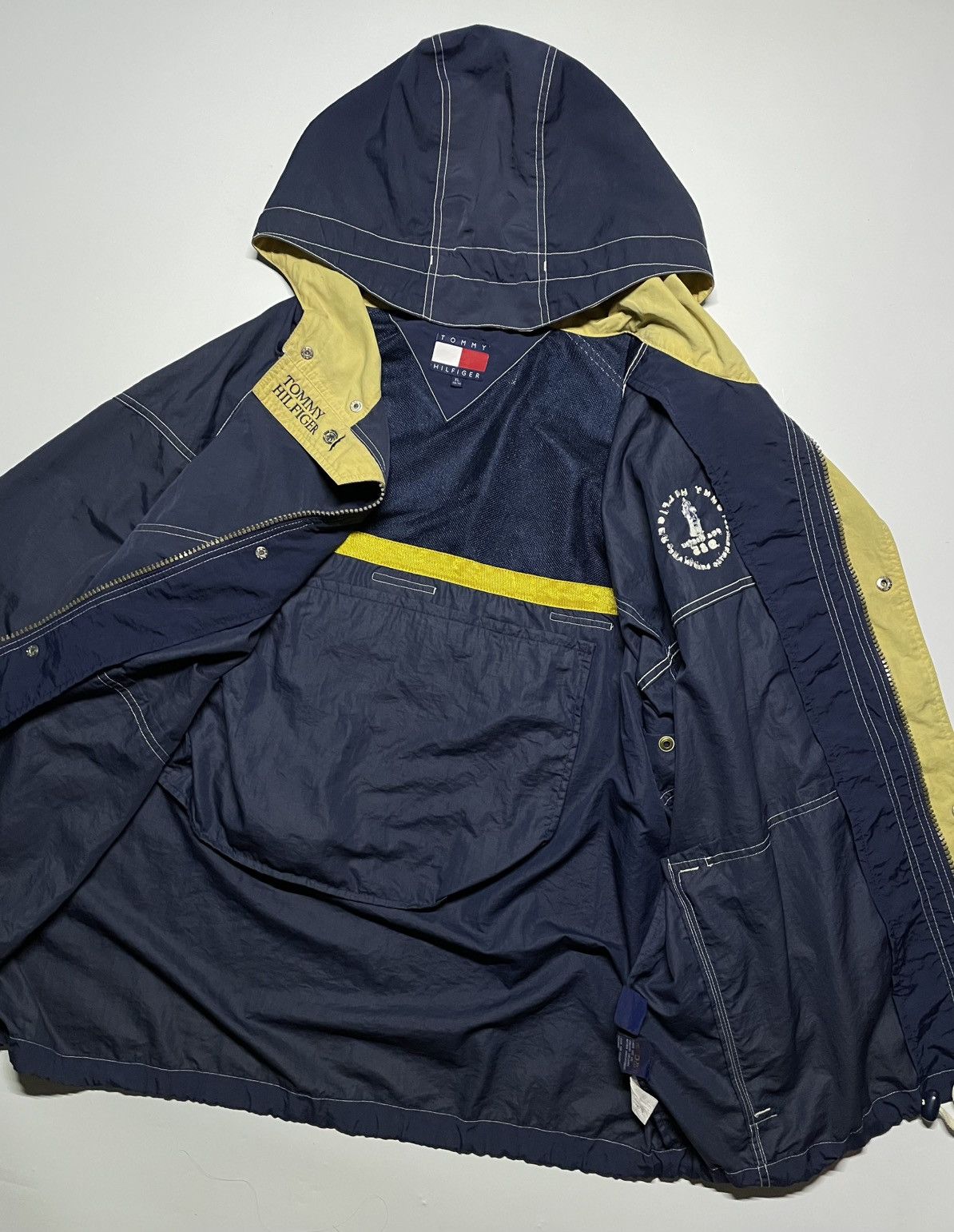 Tommy Hilfiger × Tommy Jeans × Vintage Tommy HiIfiger 985’Sailing gear packable Navy sportwear Size US XL / EU 56 / 4 - 10 Thumbnail