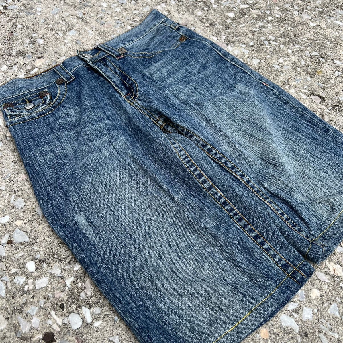 True Religion × Vintage “TRUE RELIGION” SHORT PANTS DENIM Size US 32 / EU 48 - 3 Thumbnail