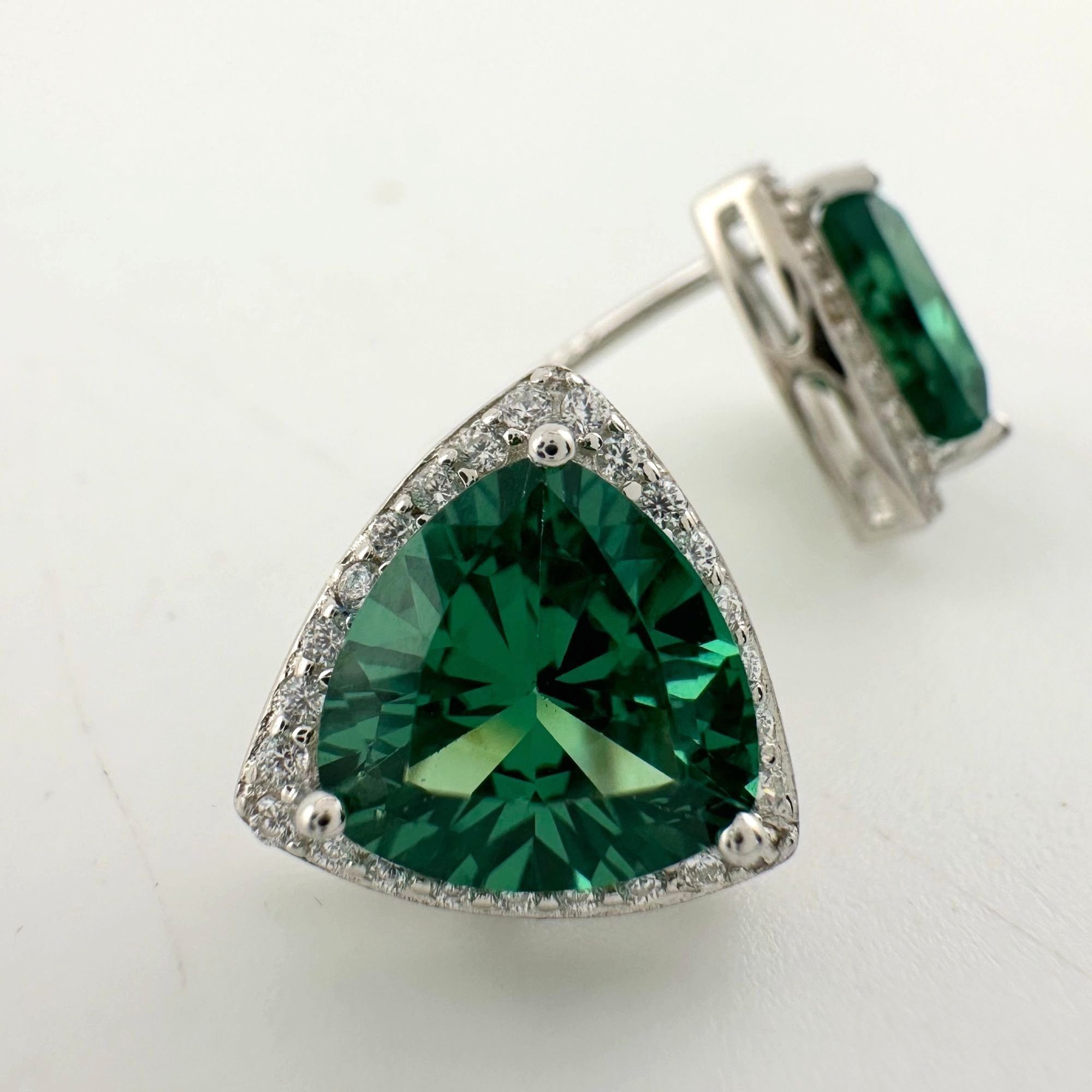 Other Trillion Cut 6.30 Ct Lab Created Color Changing Pariaba Gems Size ONE SIZE - 1 Thumbnail