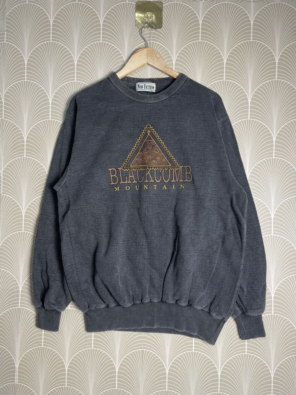 Vintage 90s CANADIAN CLASSIC BLACKCOMB MOUNTAIN CREWNECK Size US L / EU 52-54 / 3 - 1 Thumbnail