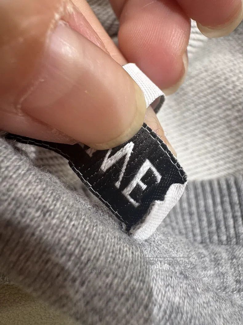 Loewe Loewe Classic Reversible Letter Logo Hoodie for Women Size L / US 10 / IT 46 - 5 Thumbnail