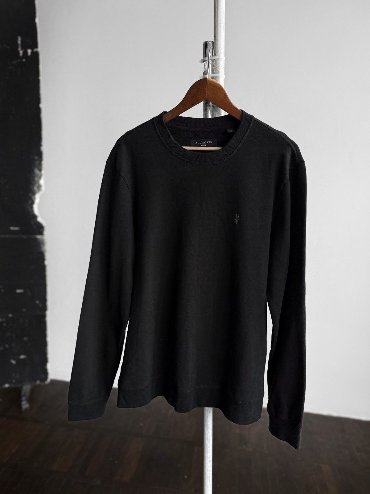 Allsaints AllSaints Mens Black Crew Neck Sweatshirt Small Logo Jumper Size US L / EU 52-54 / 3 - 2 Thumbnail
