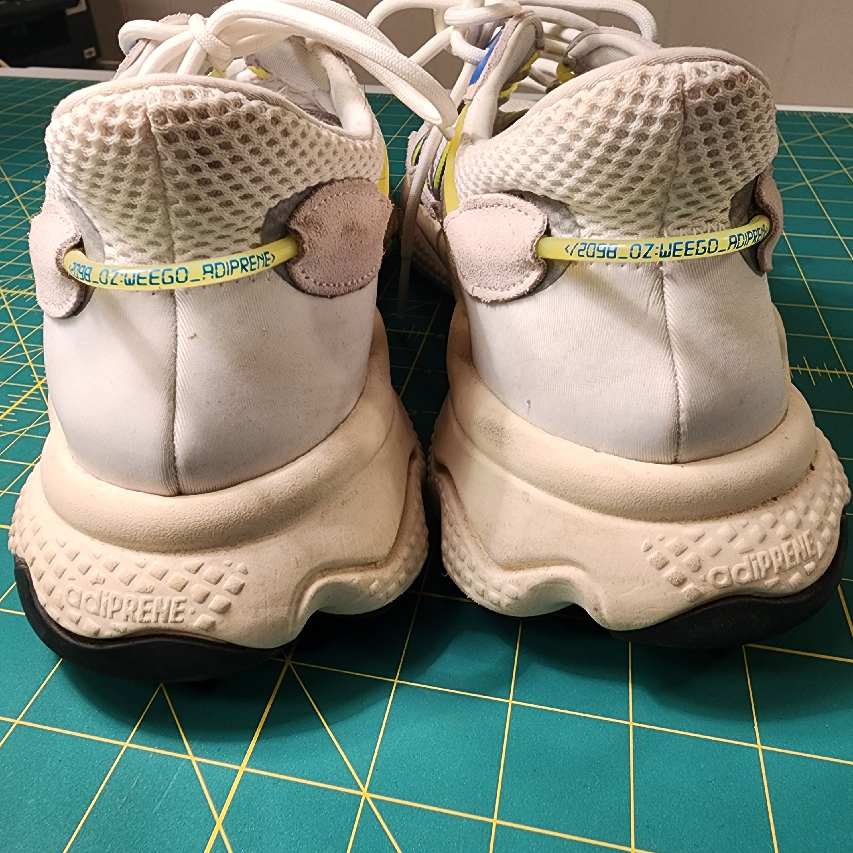 Adidas Adidas Ozweego Size US 11 / EU 44 - 3 Thumbnail