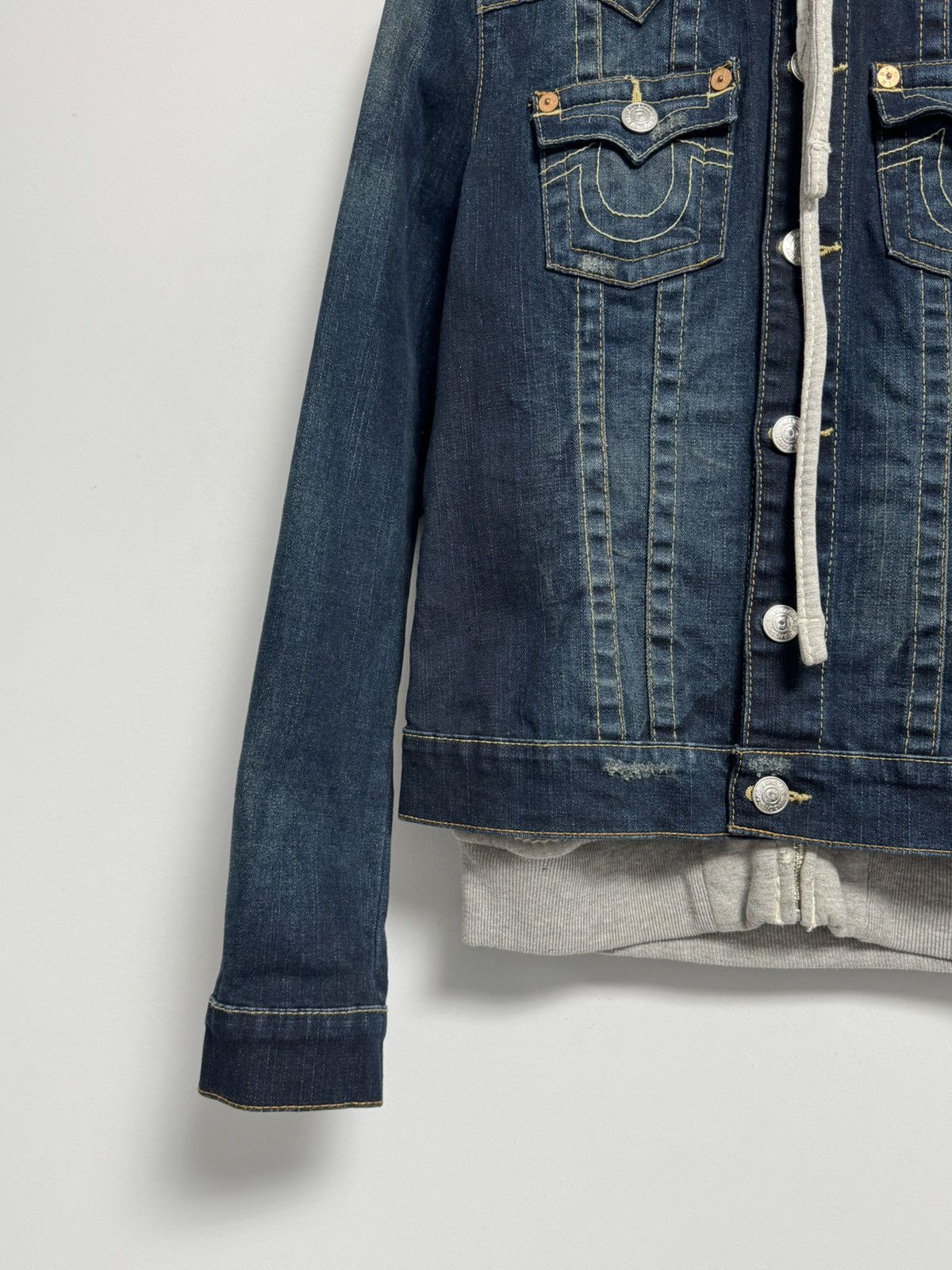 True Religion True Religion Distressed Denim Hooded Jacket size Women’s L Size L / US 10 / IT 46 - 3 Thumbnail
