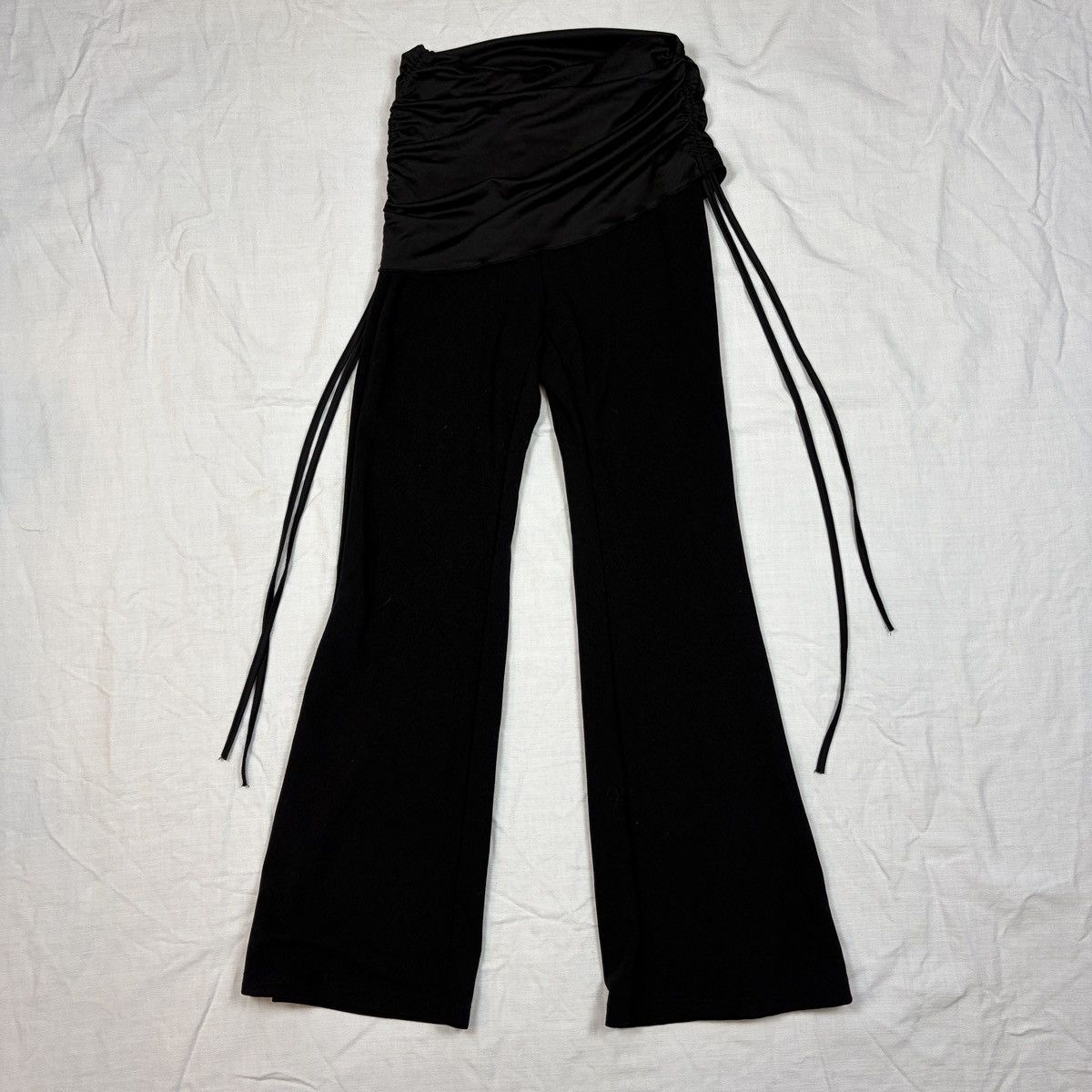 Shein Black SHEIN ruched flare leggings Size 24" / US 00 / IT 34 - 1 Thumbnail