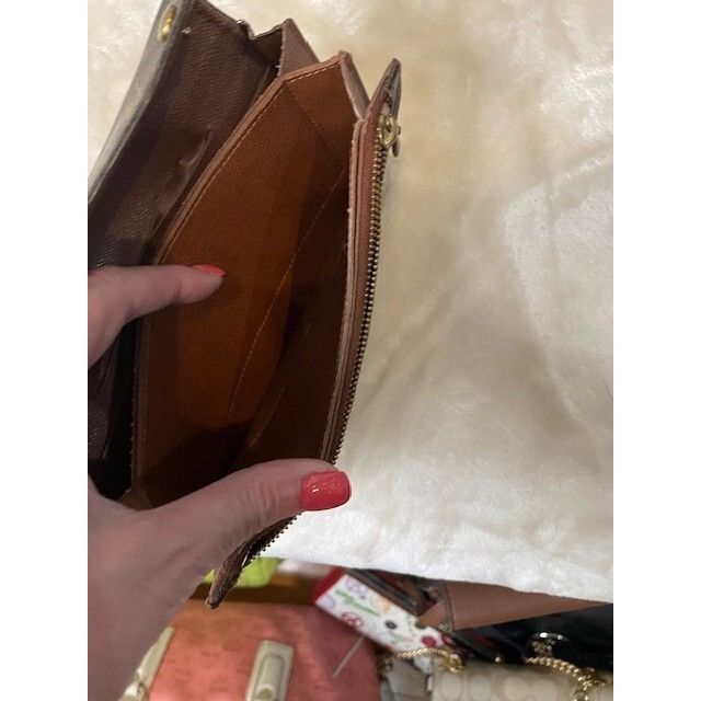 Louis Vuitton Authentic Vintage Louis Vuitton Monogram Portefeuille Accord Size ONE SIZE - 11 Thumbnail