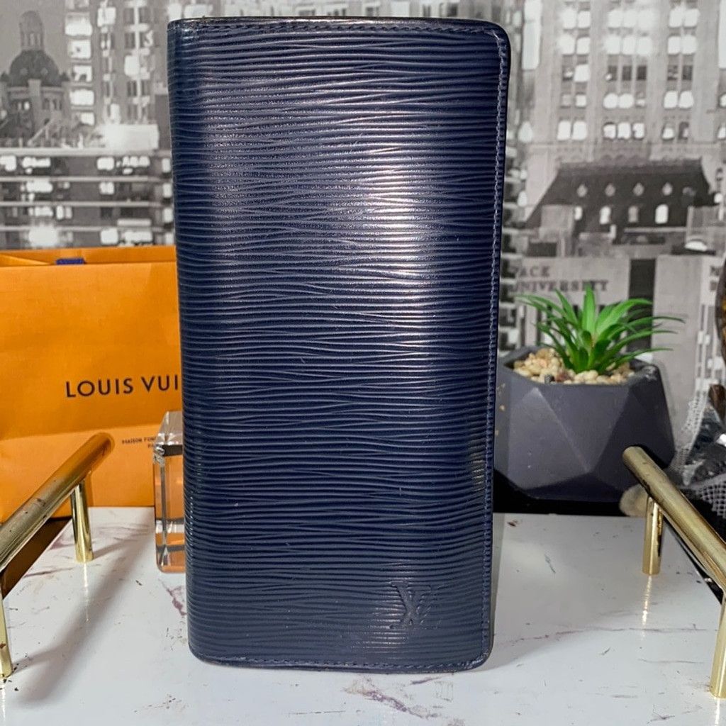 Louis Vuitton Authentic Louis Vuitton 💙Epi Brazza Wallet Size ONE SIZE - 1 Thumbnail