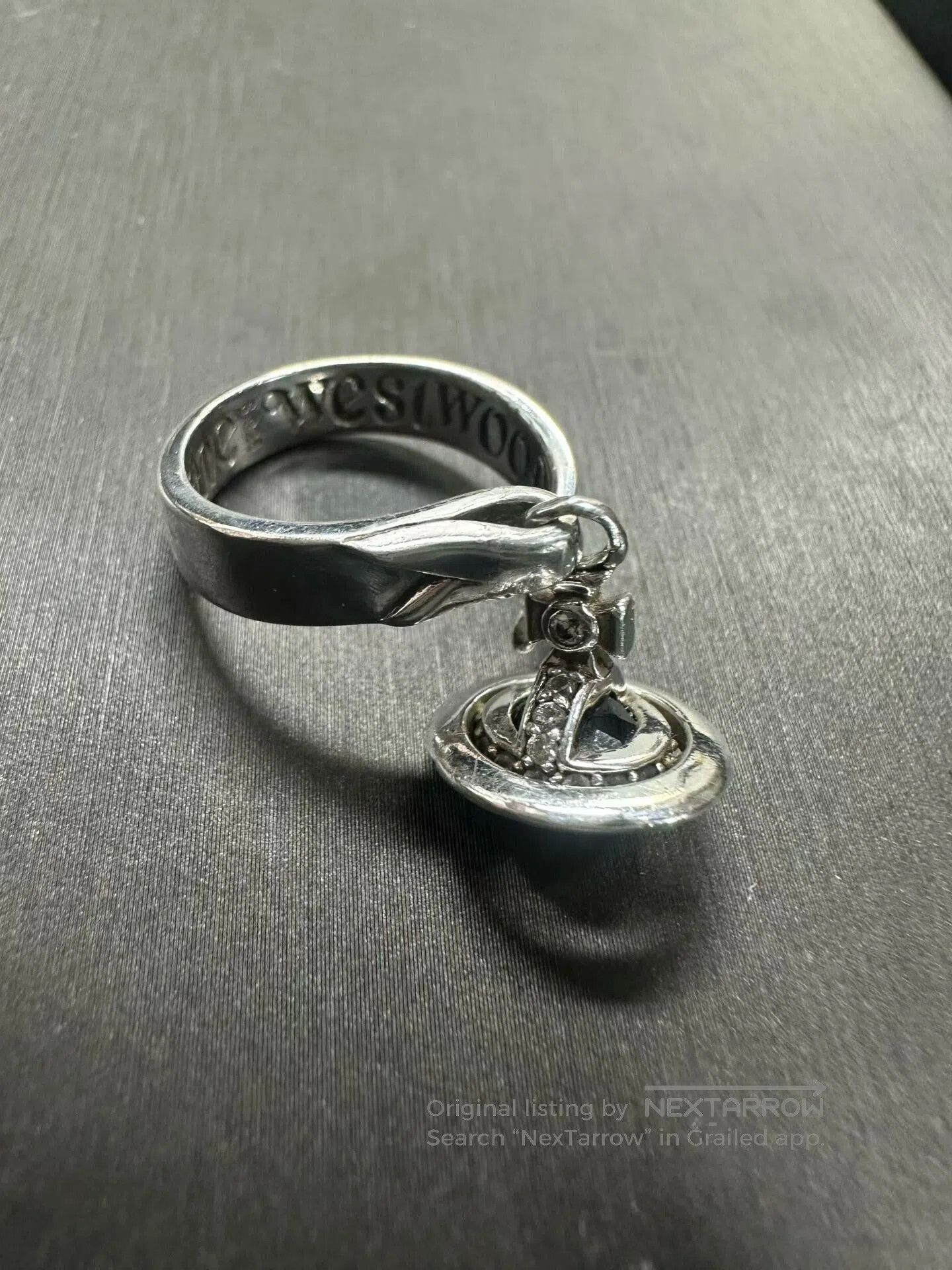 Vivienne Westwood vivienne westwood saturn ribbon orb ring. Size ONE SIZE - 1 Thumbnail