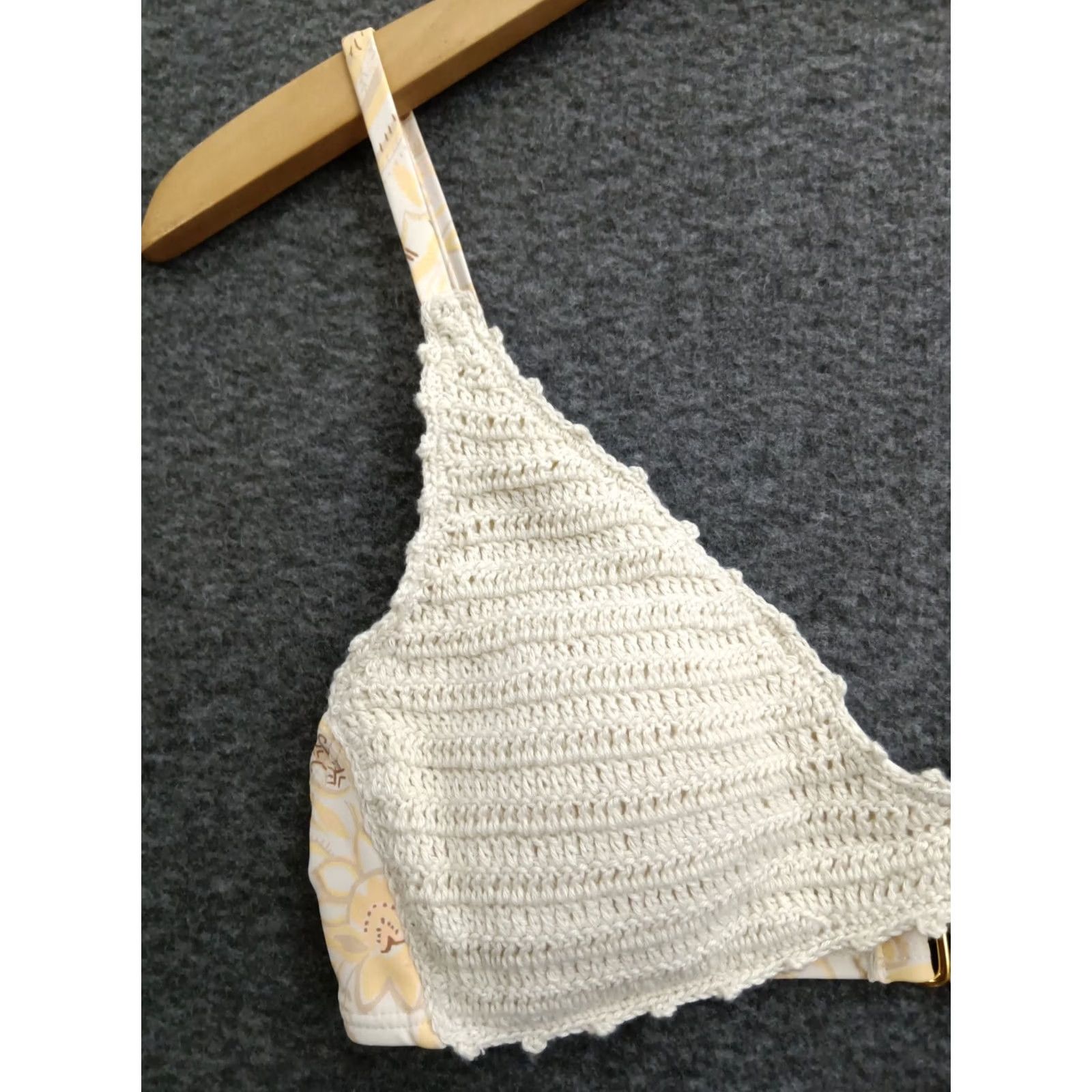 Vintage Xhilaration Juniors Bikini Top Beige Crochet Front / Paisley Back S XS? No Size S / US 4 / IT 40 - 4 Thumbnail