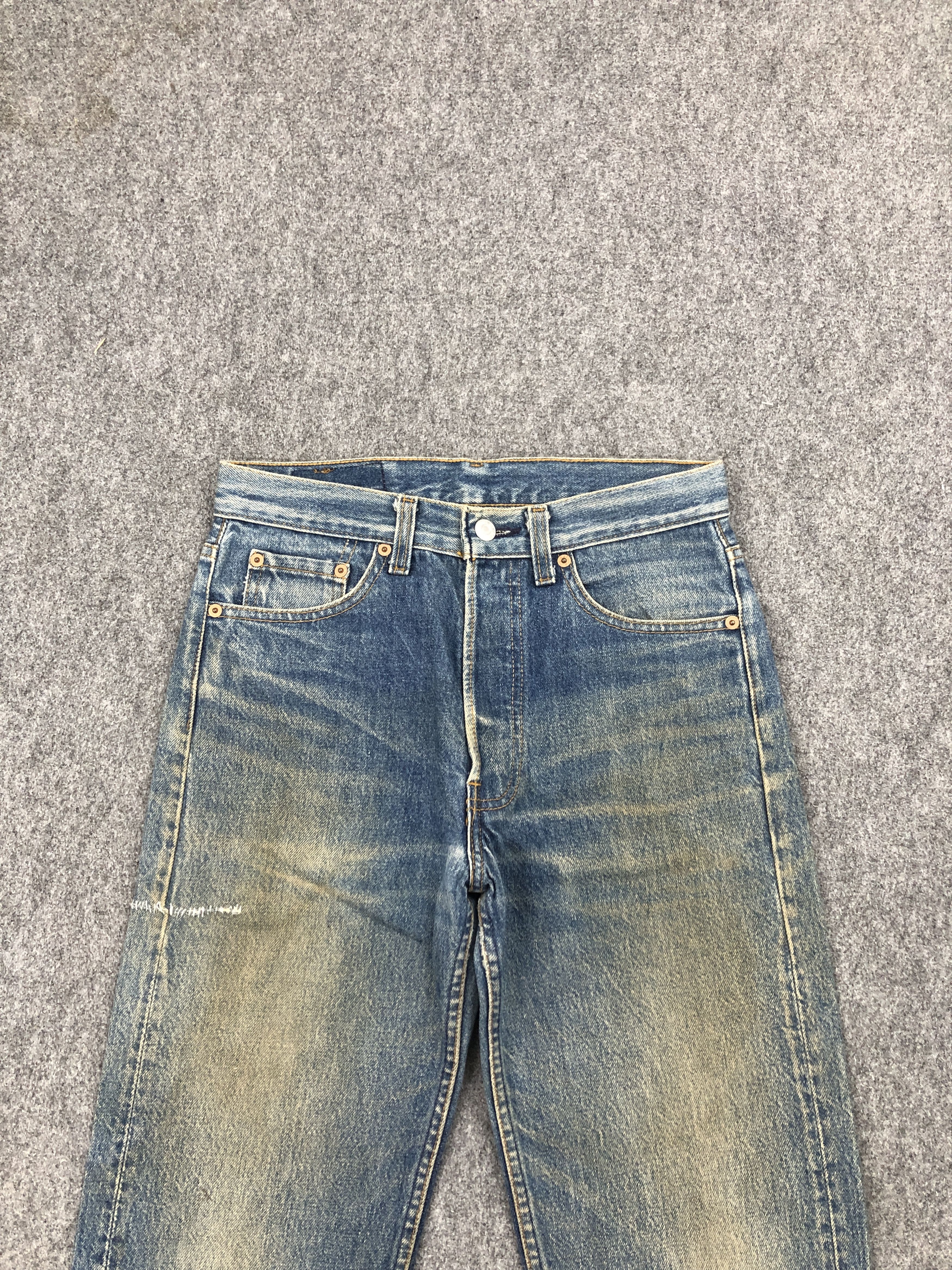 Levi's × Vintage Rusty Faded Blue Vintage 90s Levis 501 Jeans Size US 28 / EU 44 - 2 Thumbnail
